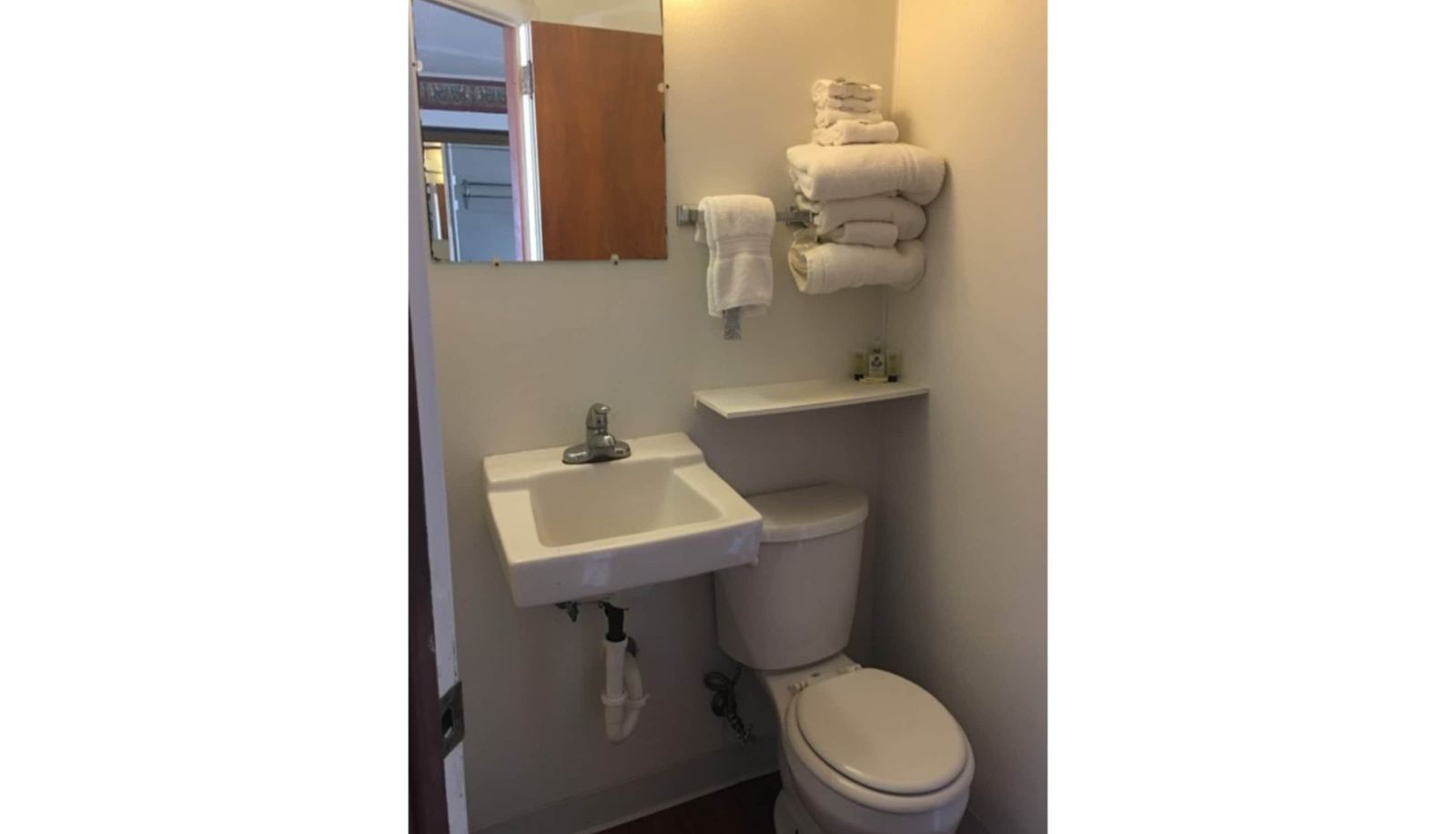 Room - Colonial Inn Extended Stay By