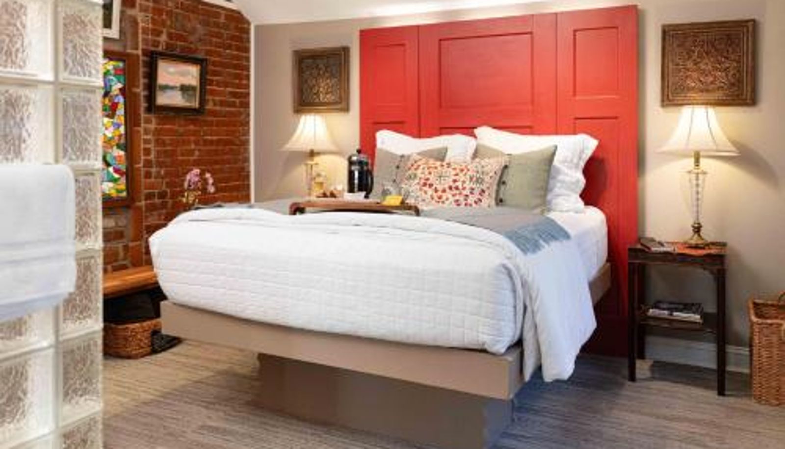 Room - Main Street Inn