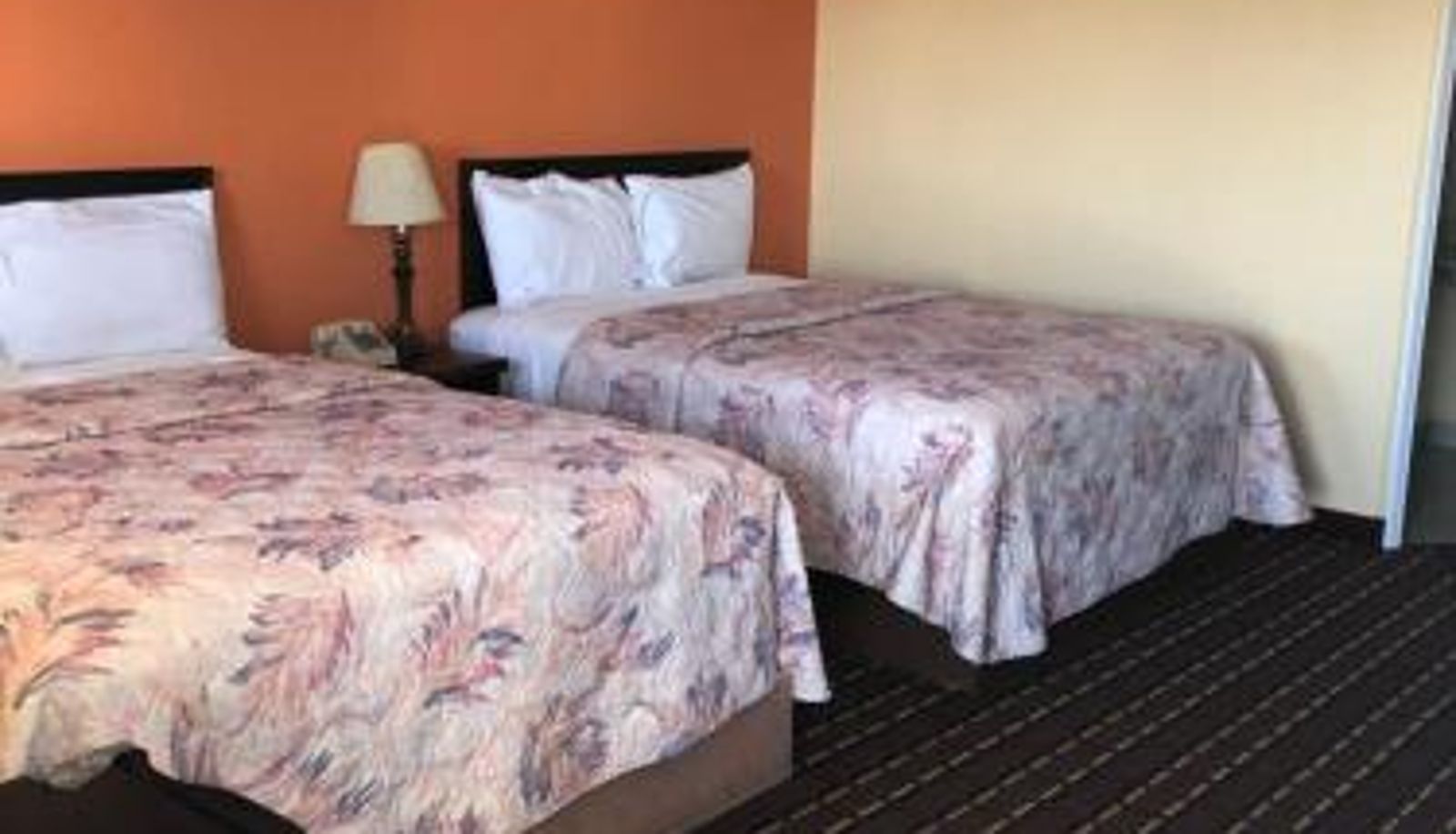 Zimmer - Dogwood Park Inn