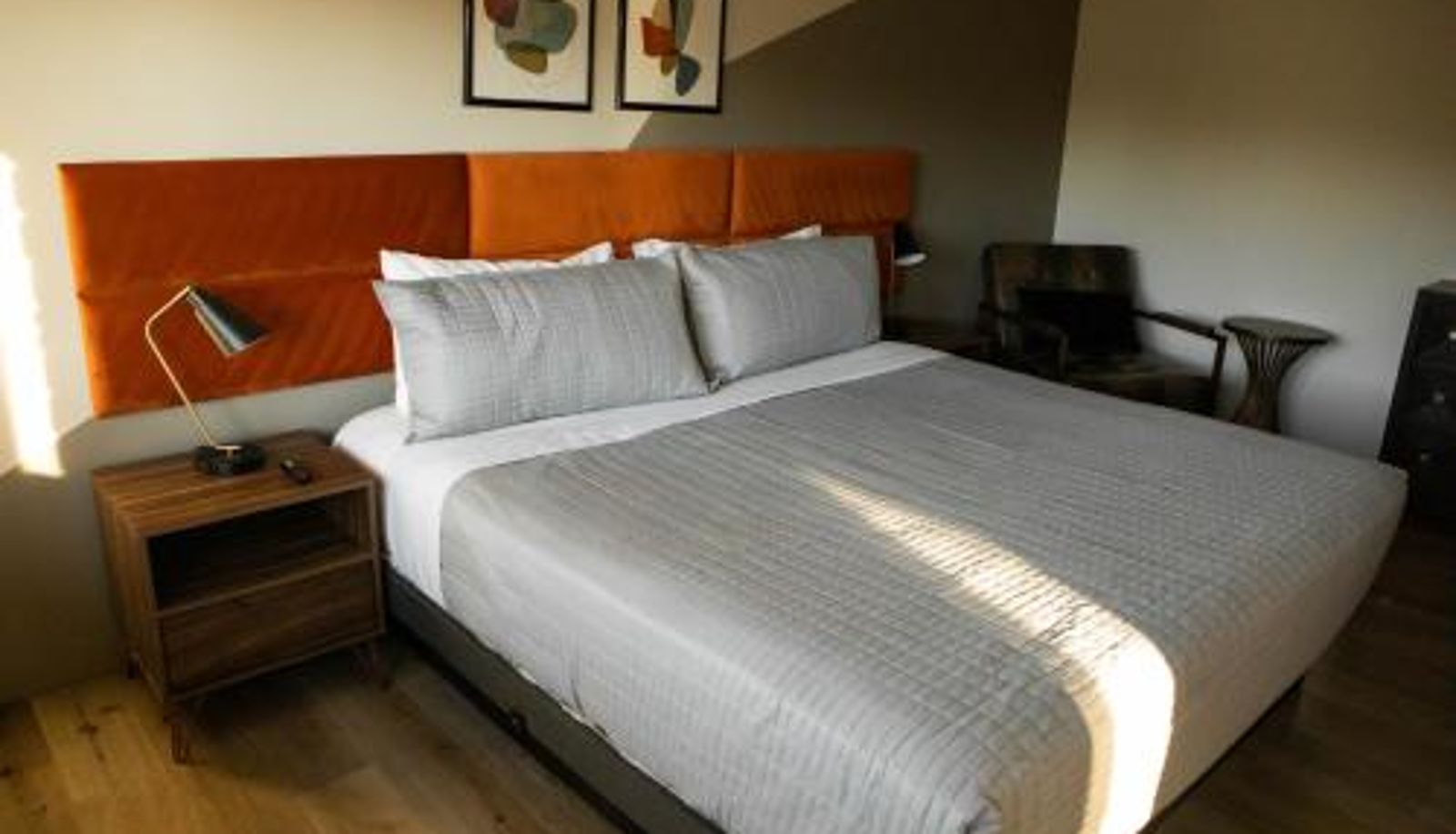 Room - 4411 Inn & Suites