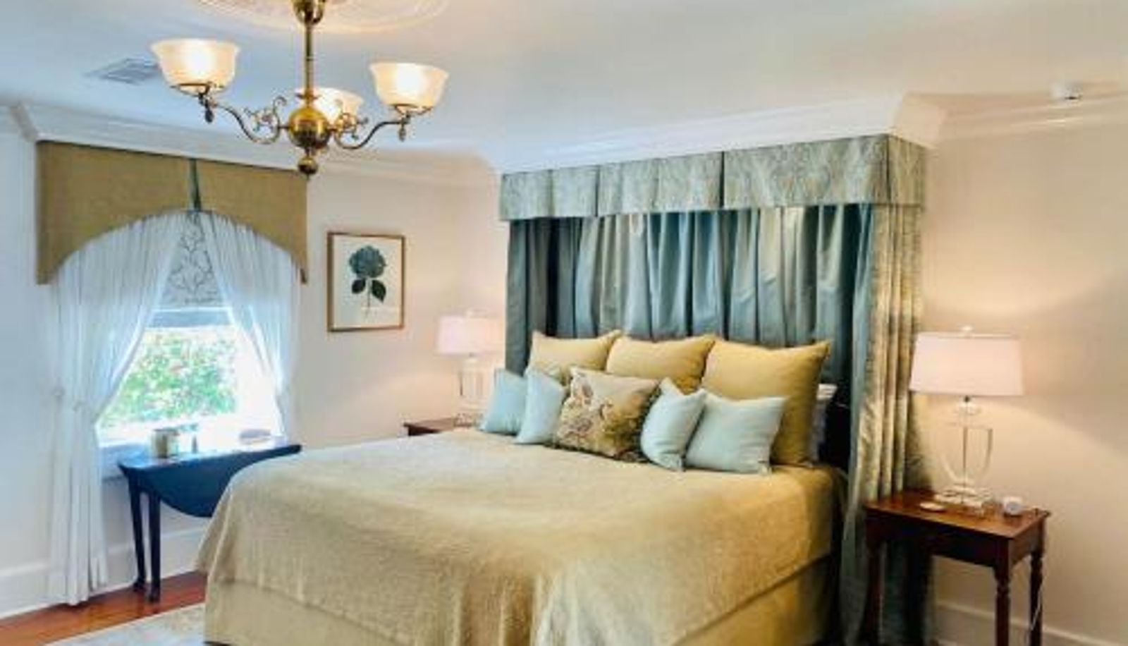 Zimmer - Linden - A Historic Bed and Breakfast