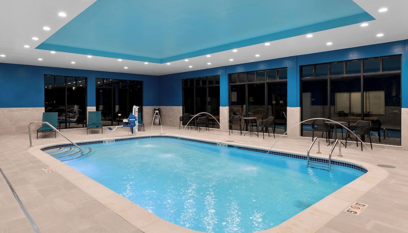Pool - Hampton Inn by Hilton Saline