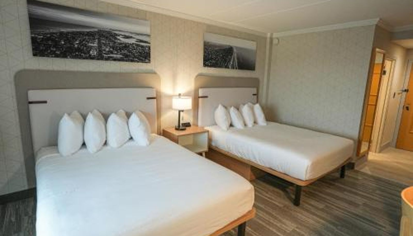 Camera - The Boulevard Hotel