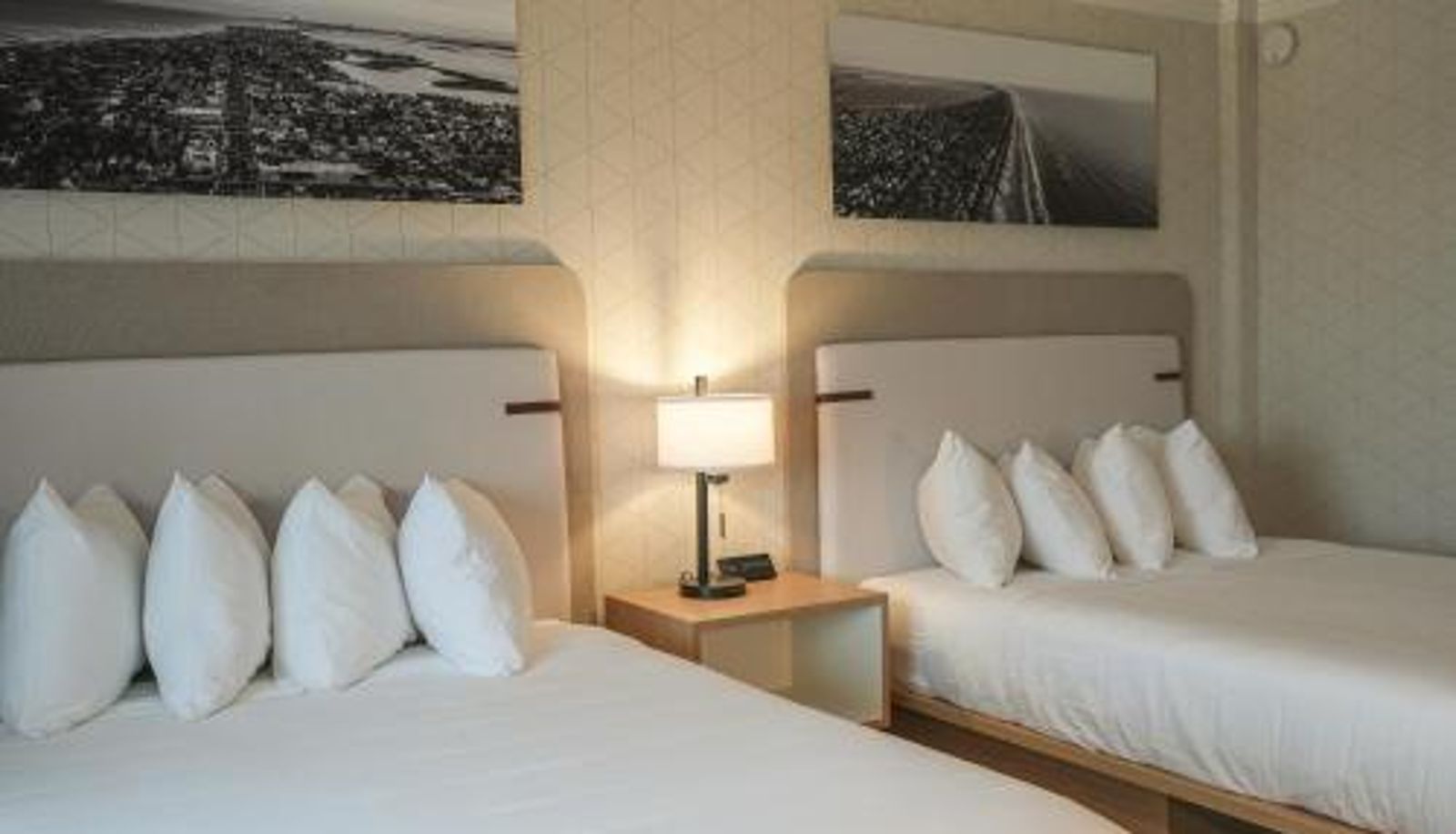 Camera - The Boulevard Hotel
