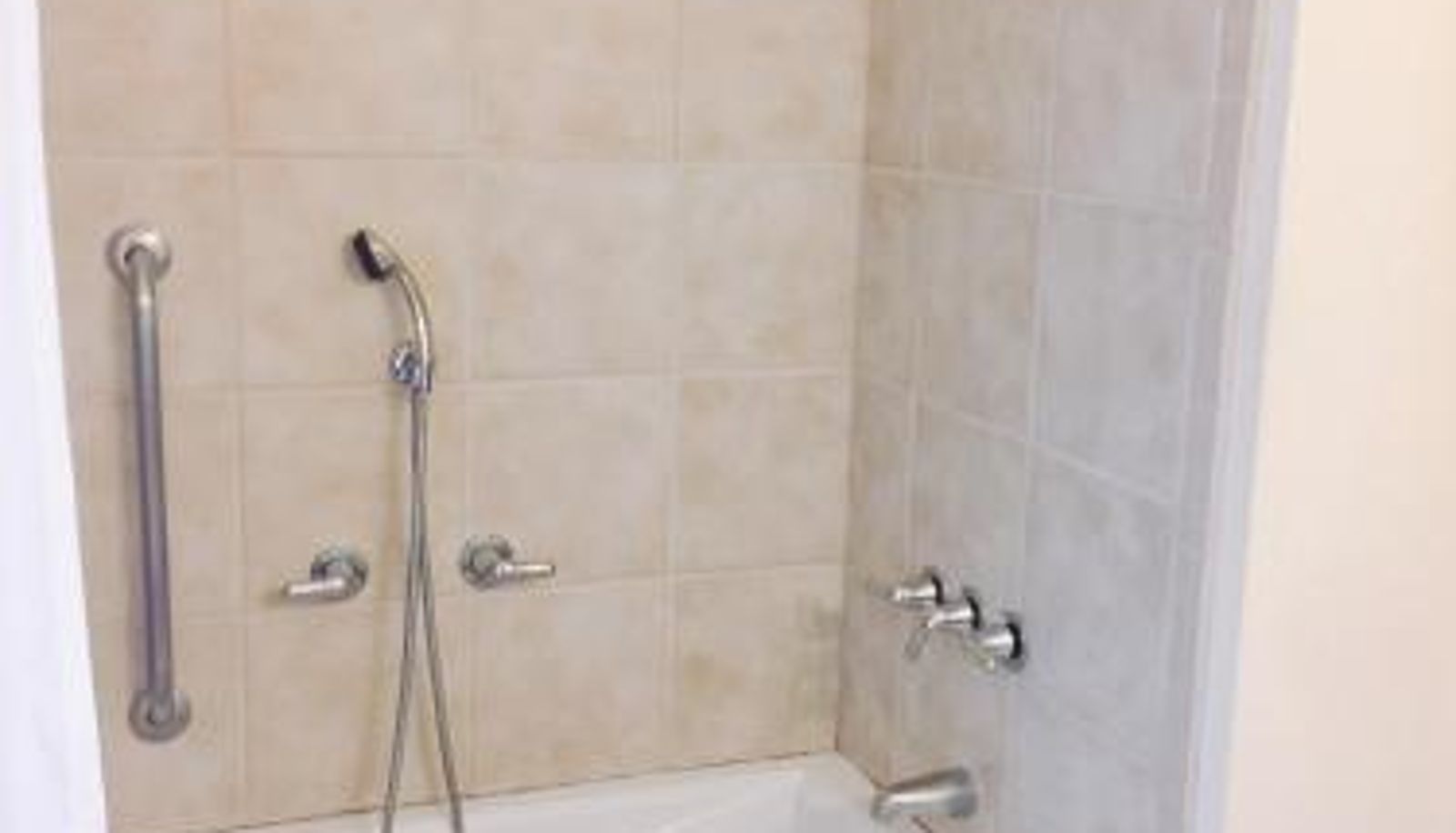 Bathroom - The Inn on Pamlico Sound