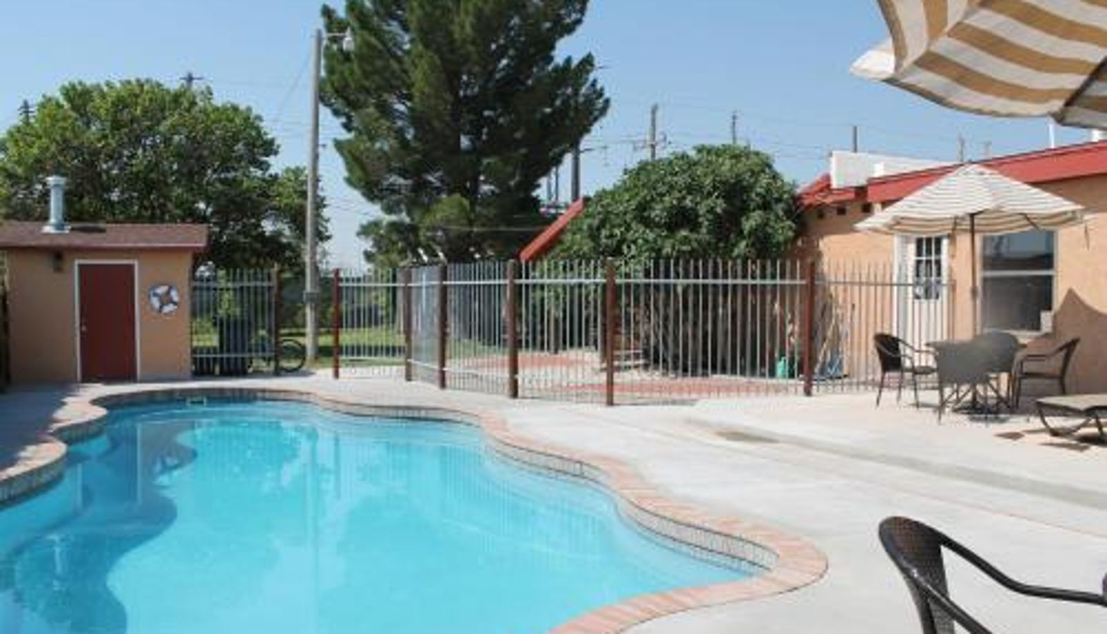 Pool - Adobe Rose Boutique Inn