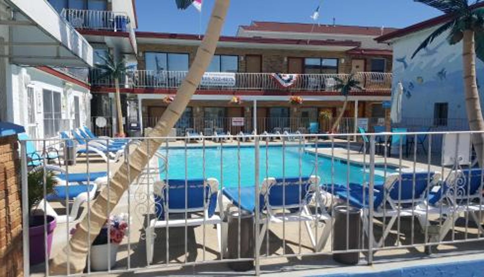 Basen - Florentine Family Motel
