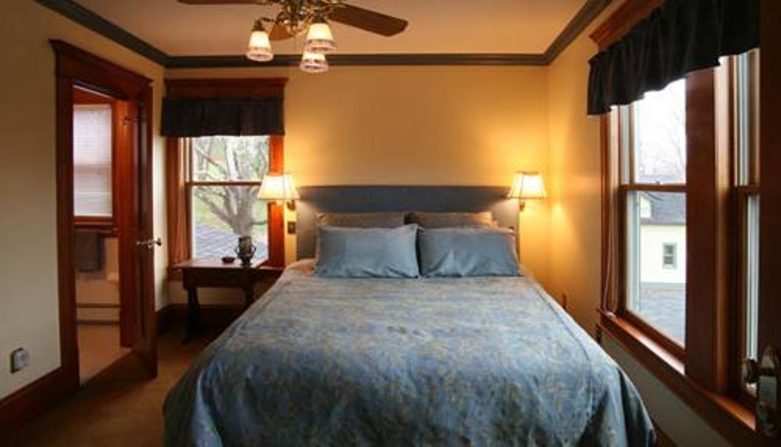 Room - Breezy Hill Inn