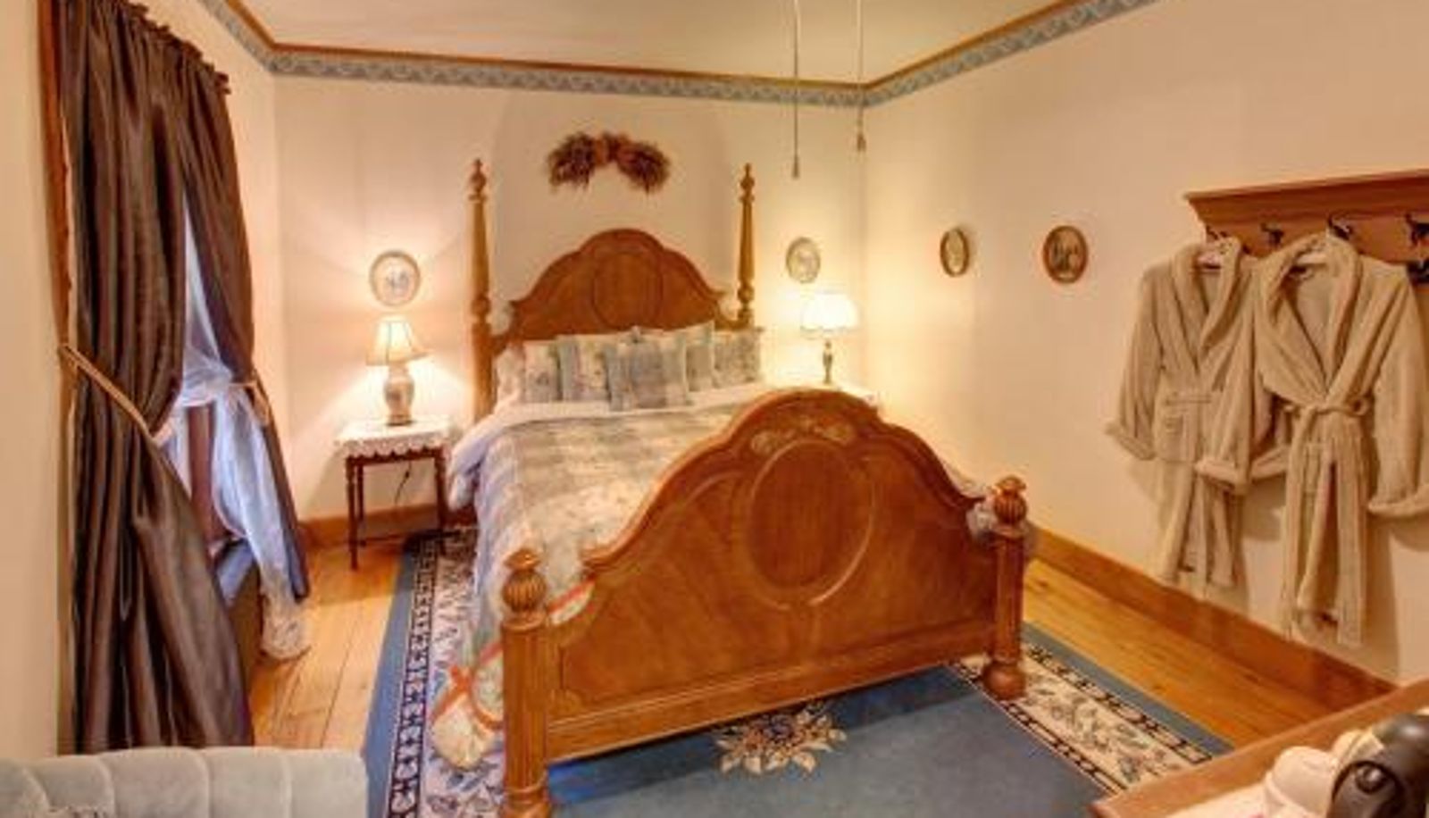 Camera - Margaretville Mountain Inn B&B