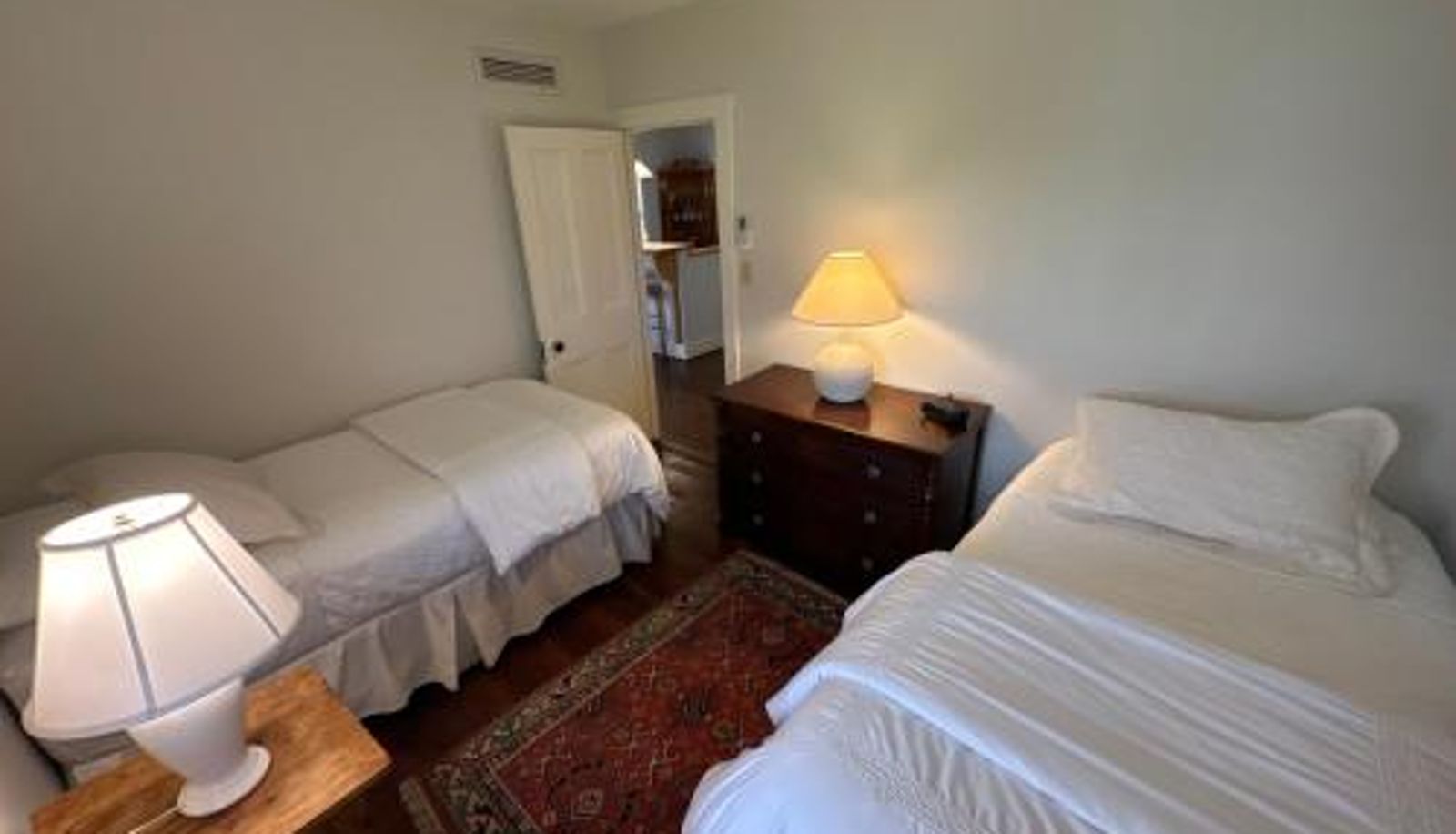 Chambre - The 1708 House