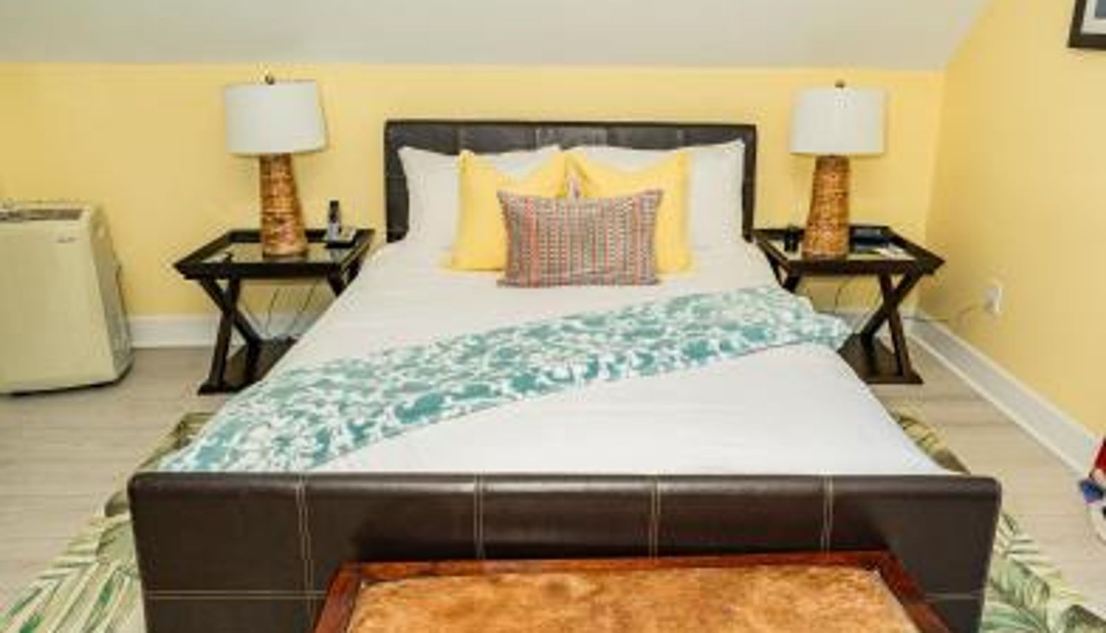 Room - Water's Edge Inn - Adults Only