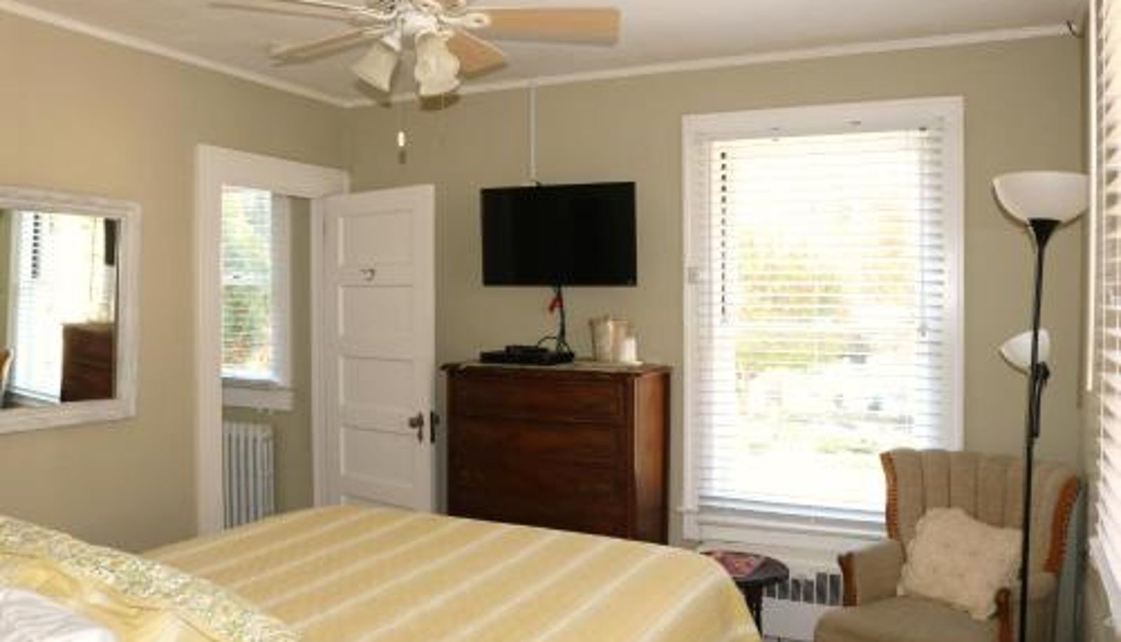 Room - Echo Mountain Inn
