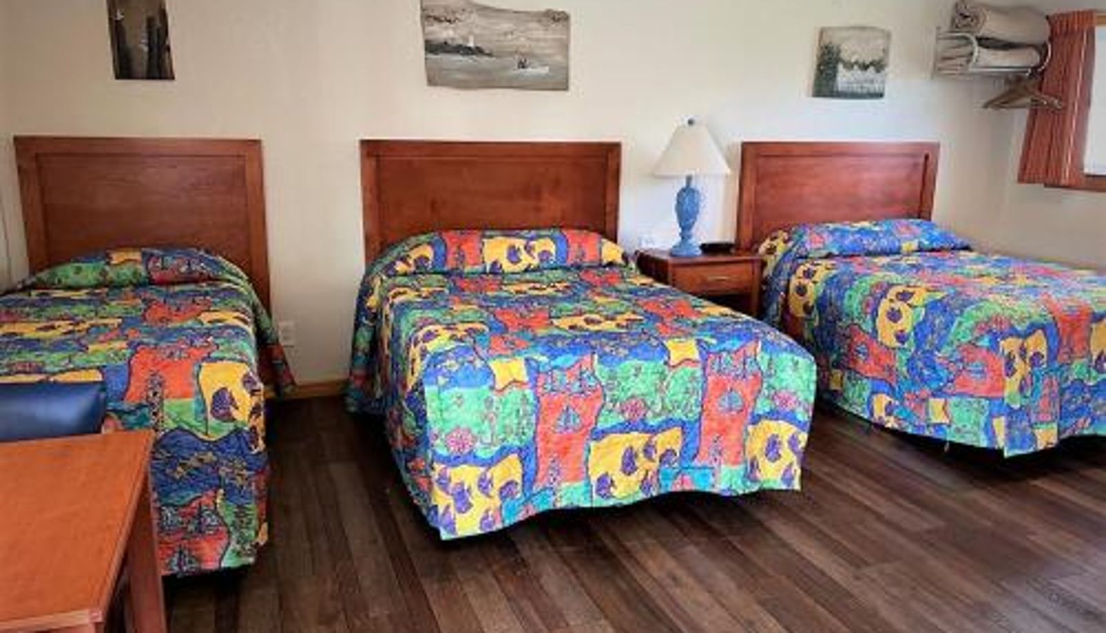 Room - Pony Island Inn
