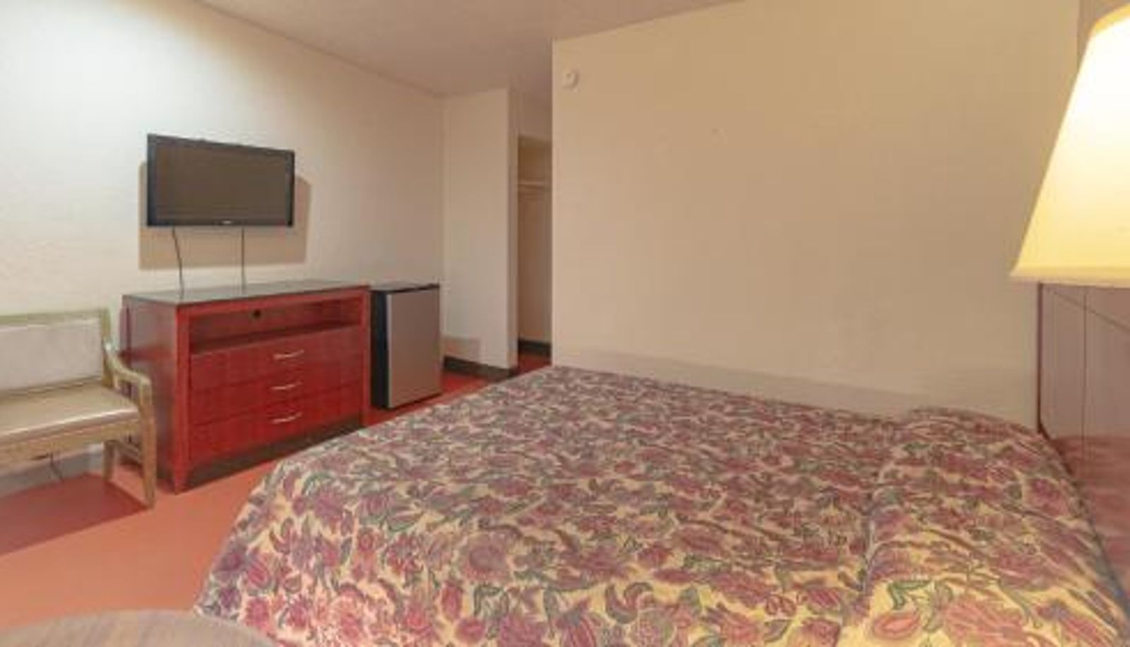 Camera - Red Horse Motel Dayton Moraine