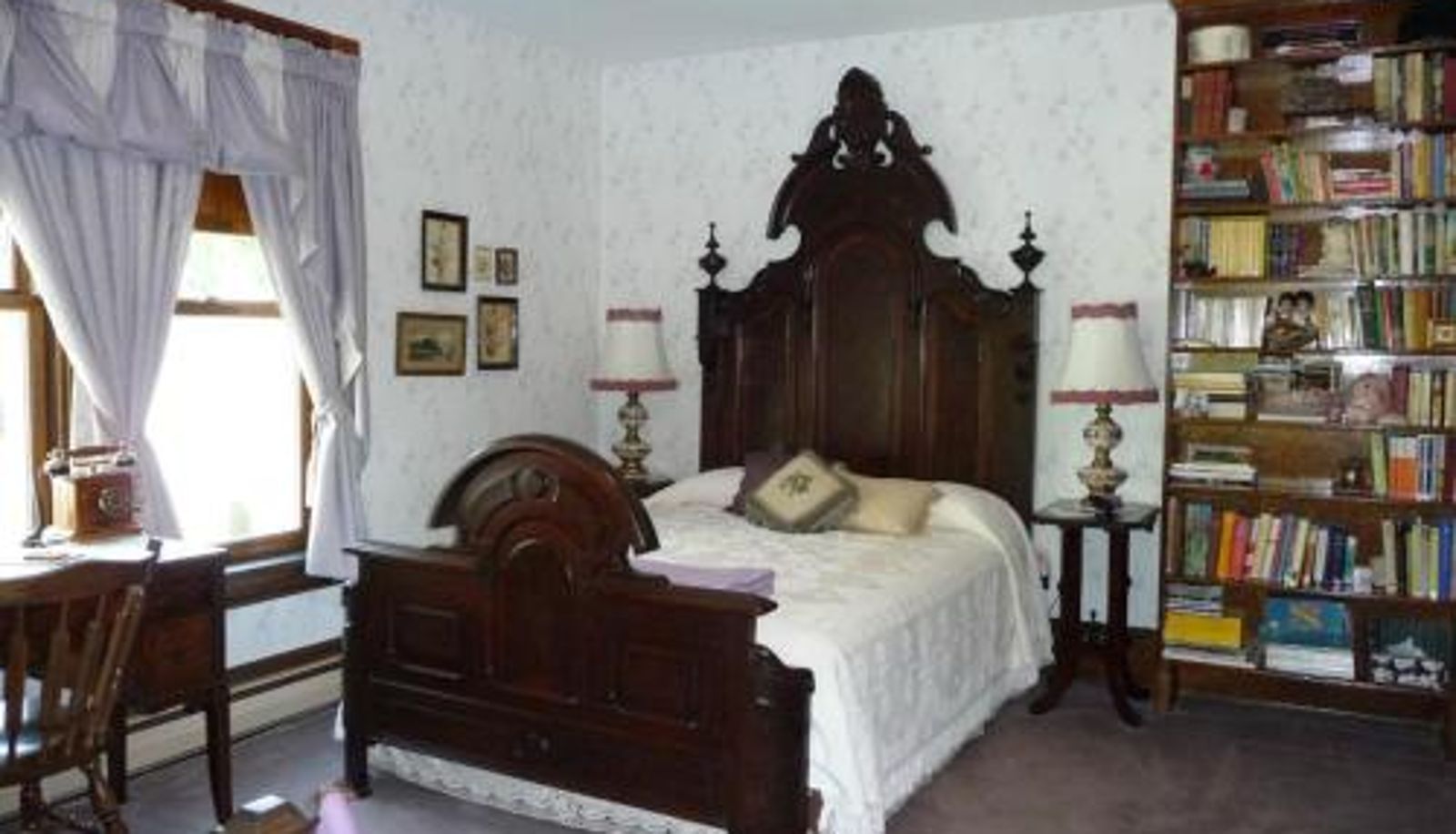 Dreibettzimmer - Victorian Loft Bed and Breakfast