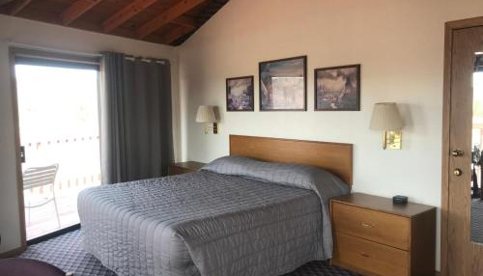 Zimmer - Smith Rock Resort