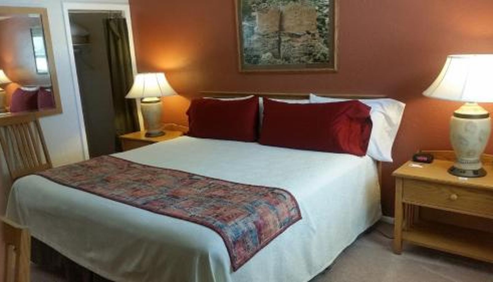Room - Stone Lizard Lodge