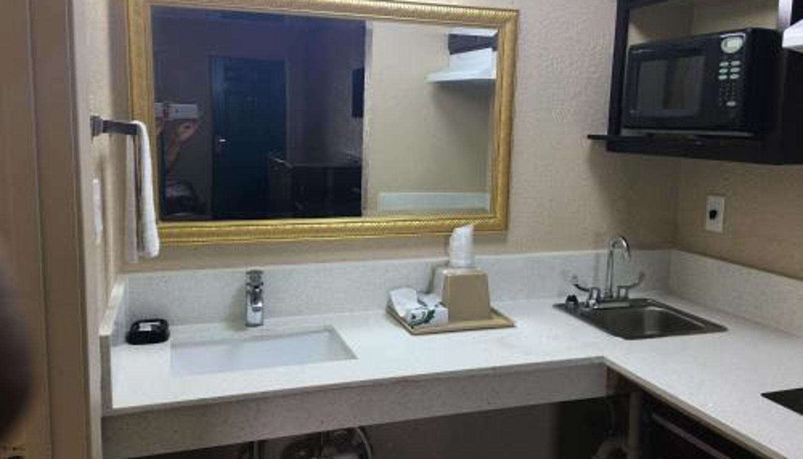 Room - Chaparral Motel