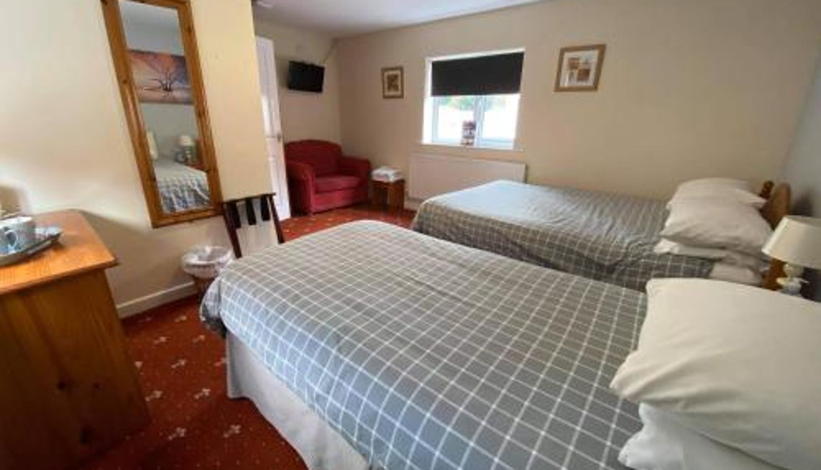 Camera standard - The Plough Inn Wigston
