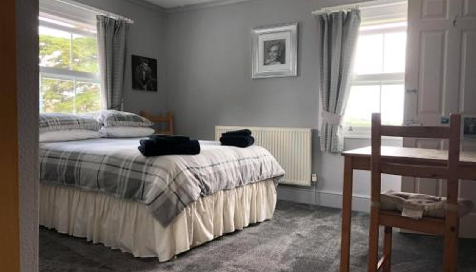 Zimmer - Channel View Guest House