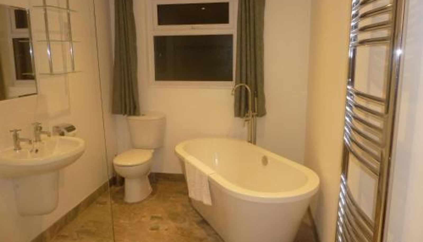 Badezimmer - Parrett Hotel