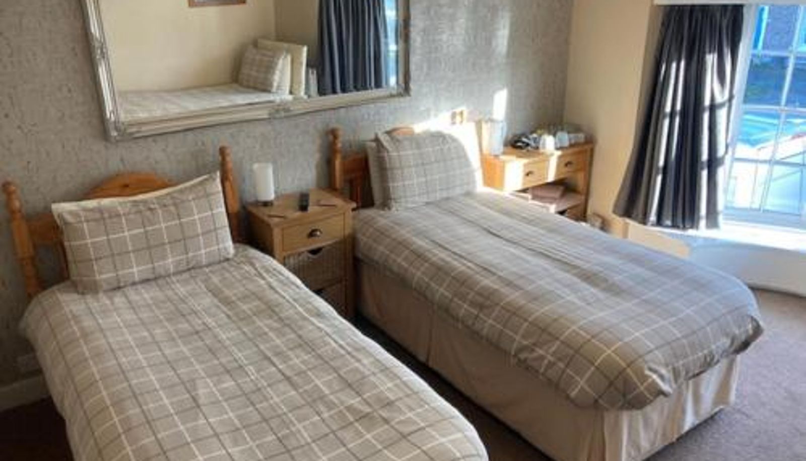 Room - The Masons Arms