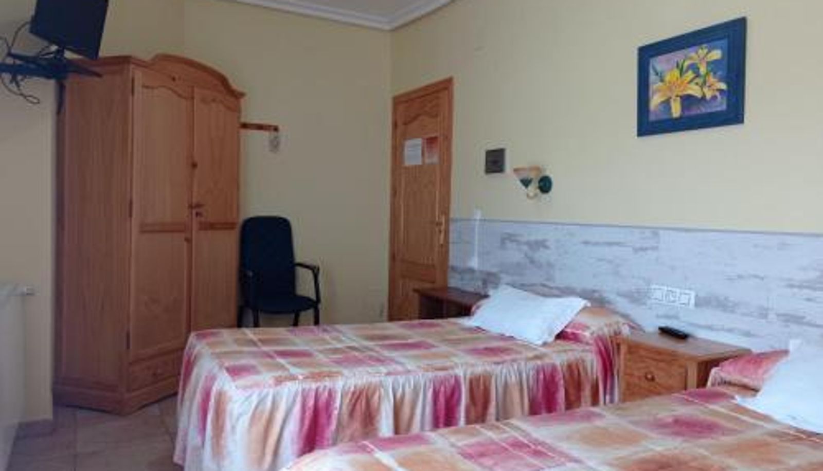Zimmer - Hostal Almenara