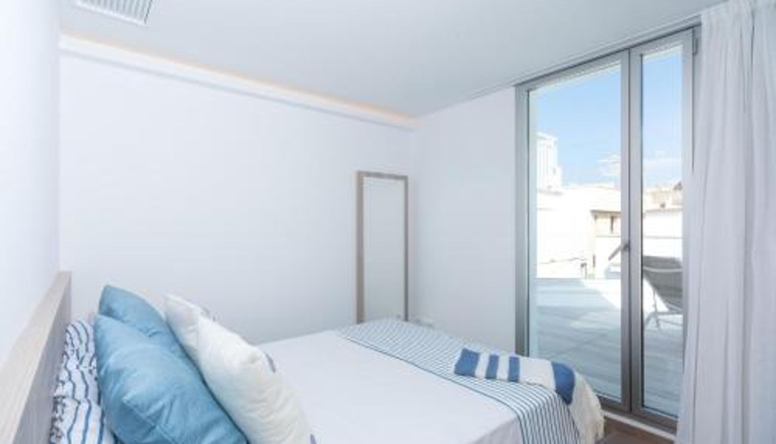 Apartment - Sea Breeze Apartments