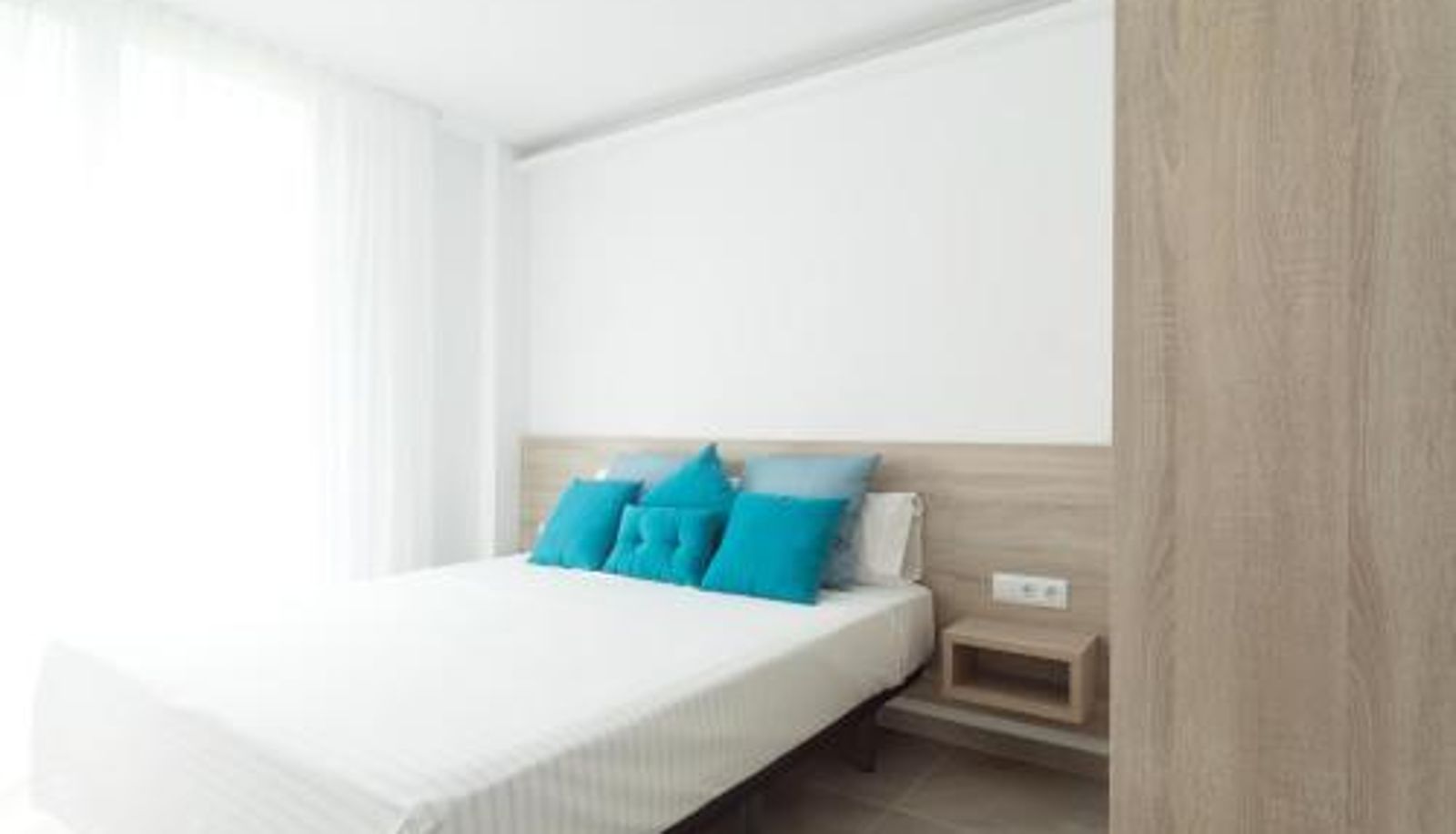 Apartment - Sea Breeze Apartments
