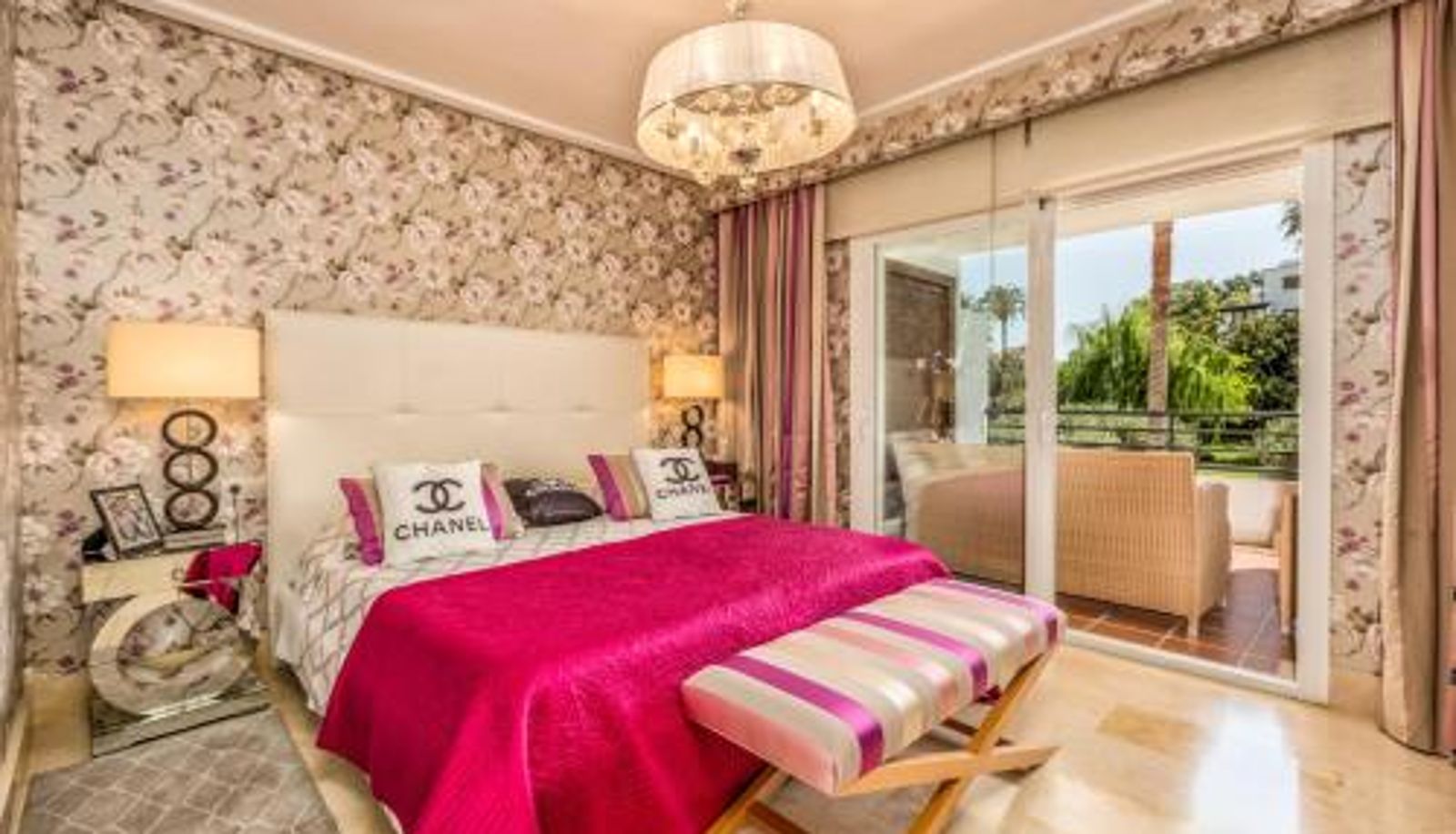 Appartement - 2 Bedroom with pool in the heart of Puerto Banus
