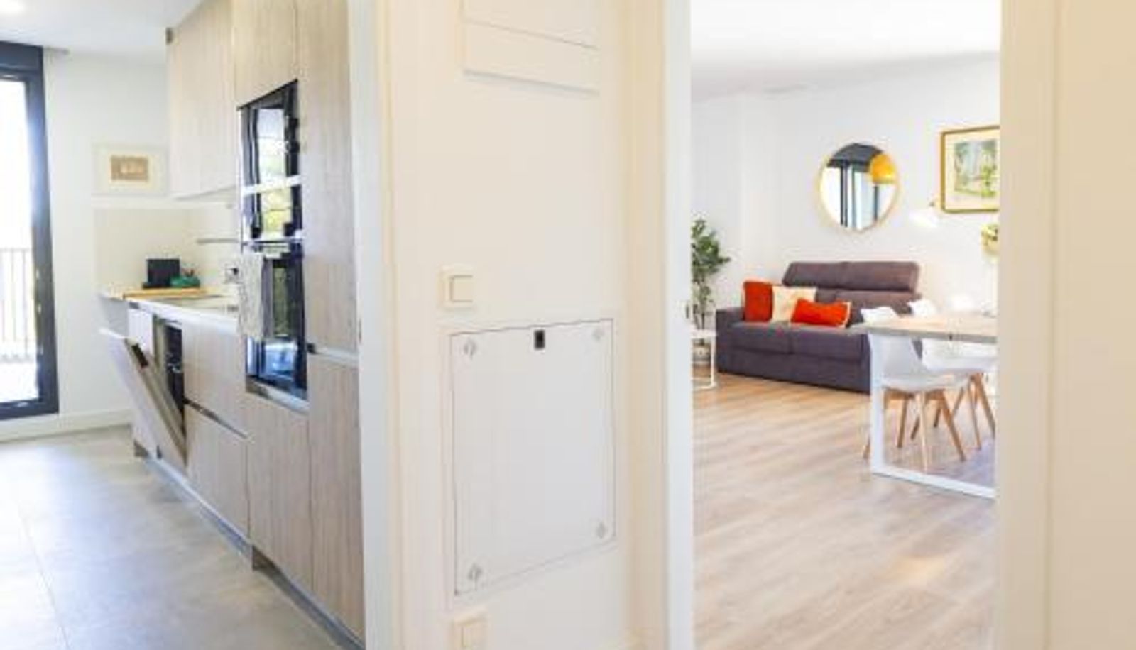 Recepcja - Cubo's Urban Sky Malaga Apartment West View 5