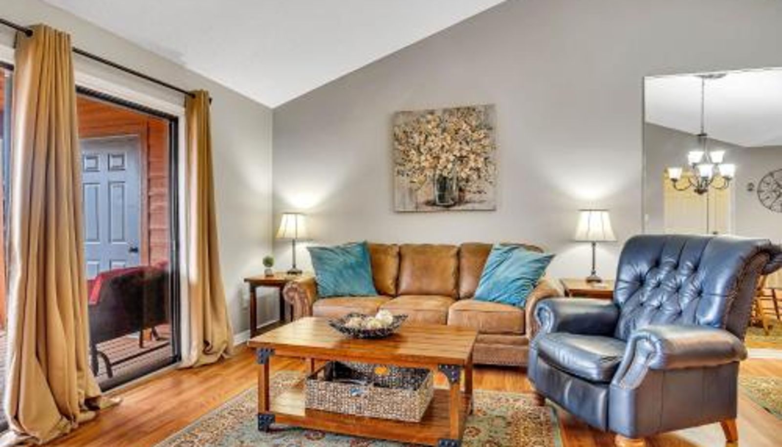 Informacje - Pointe of View condo