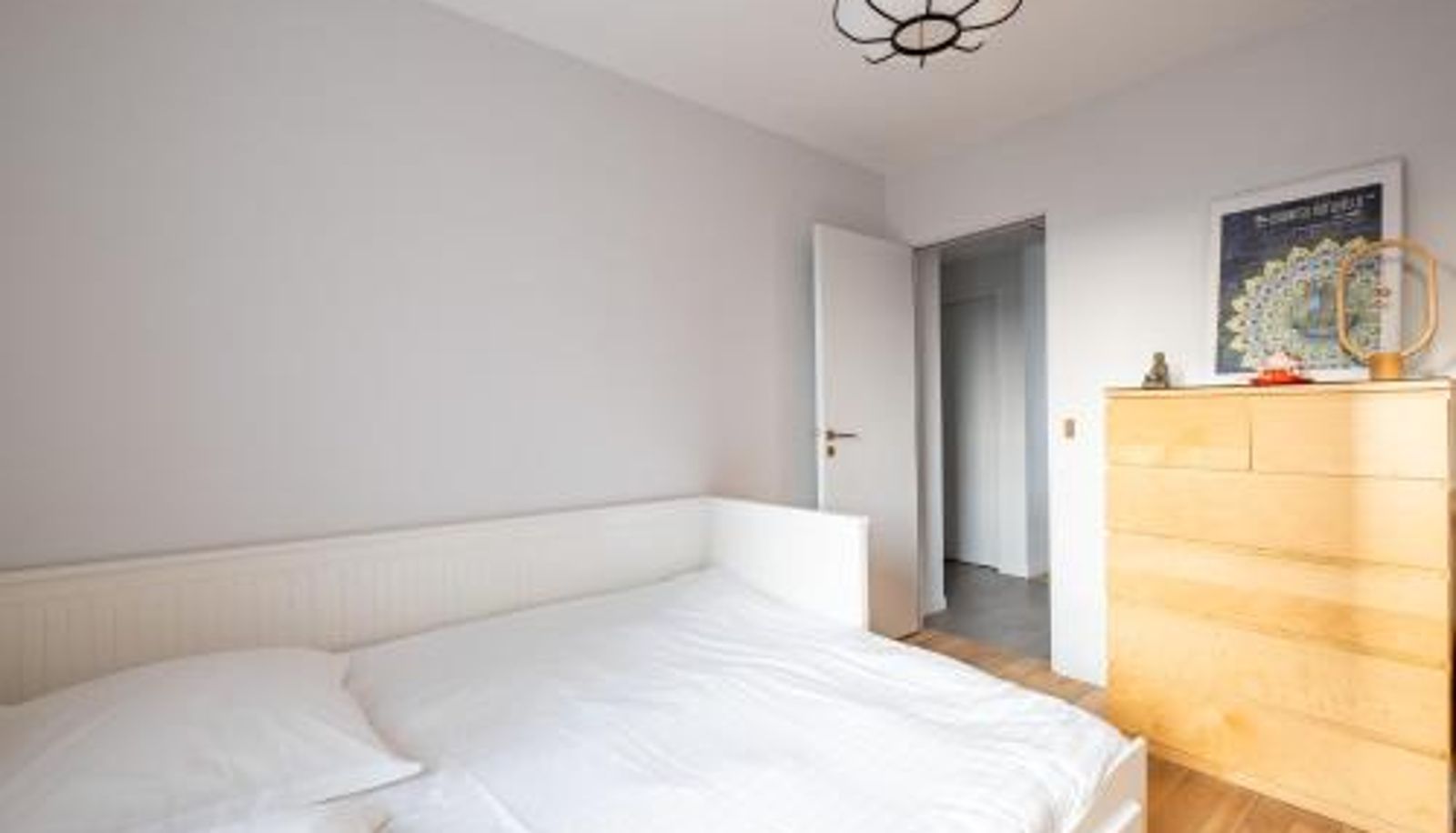 Room - Veeve - Riverside Heights