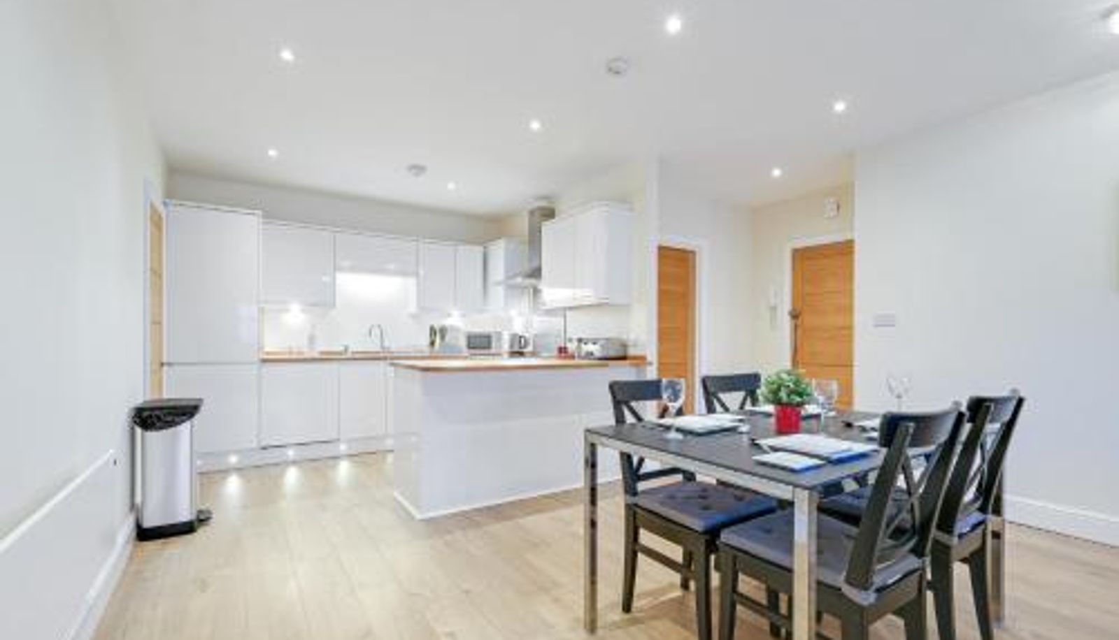 Apartment - Spacious 3 Bedroom Apt with Parking by 360Stays