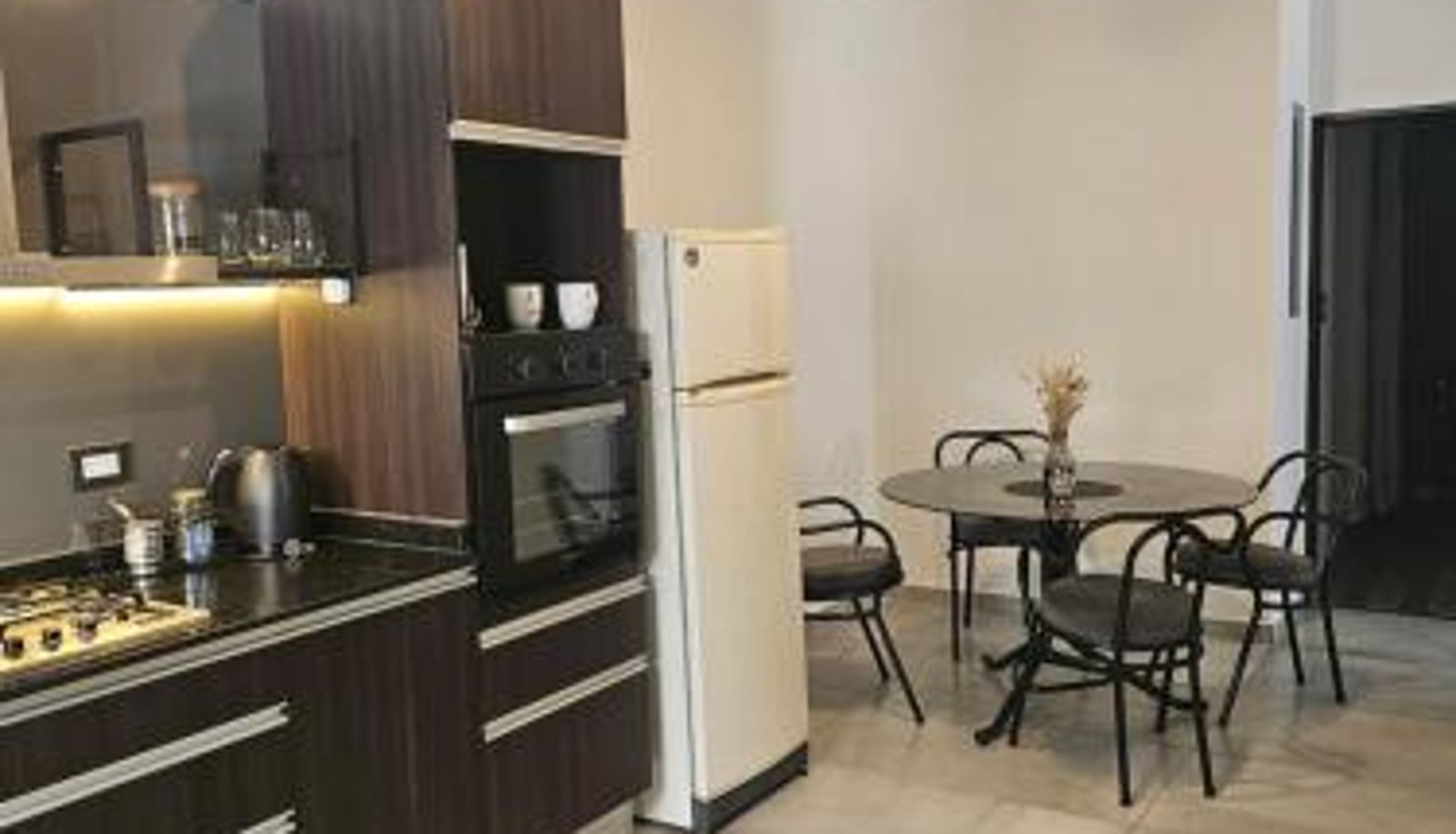 Info - LitStay Caseros con cochera