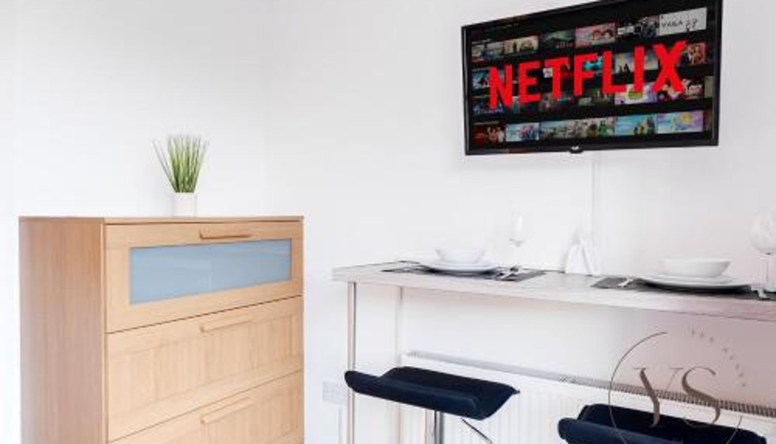 Info - Bright Longton Suite B Near Alton Towers with Netflix and Free Wi-Fi
