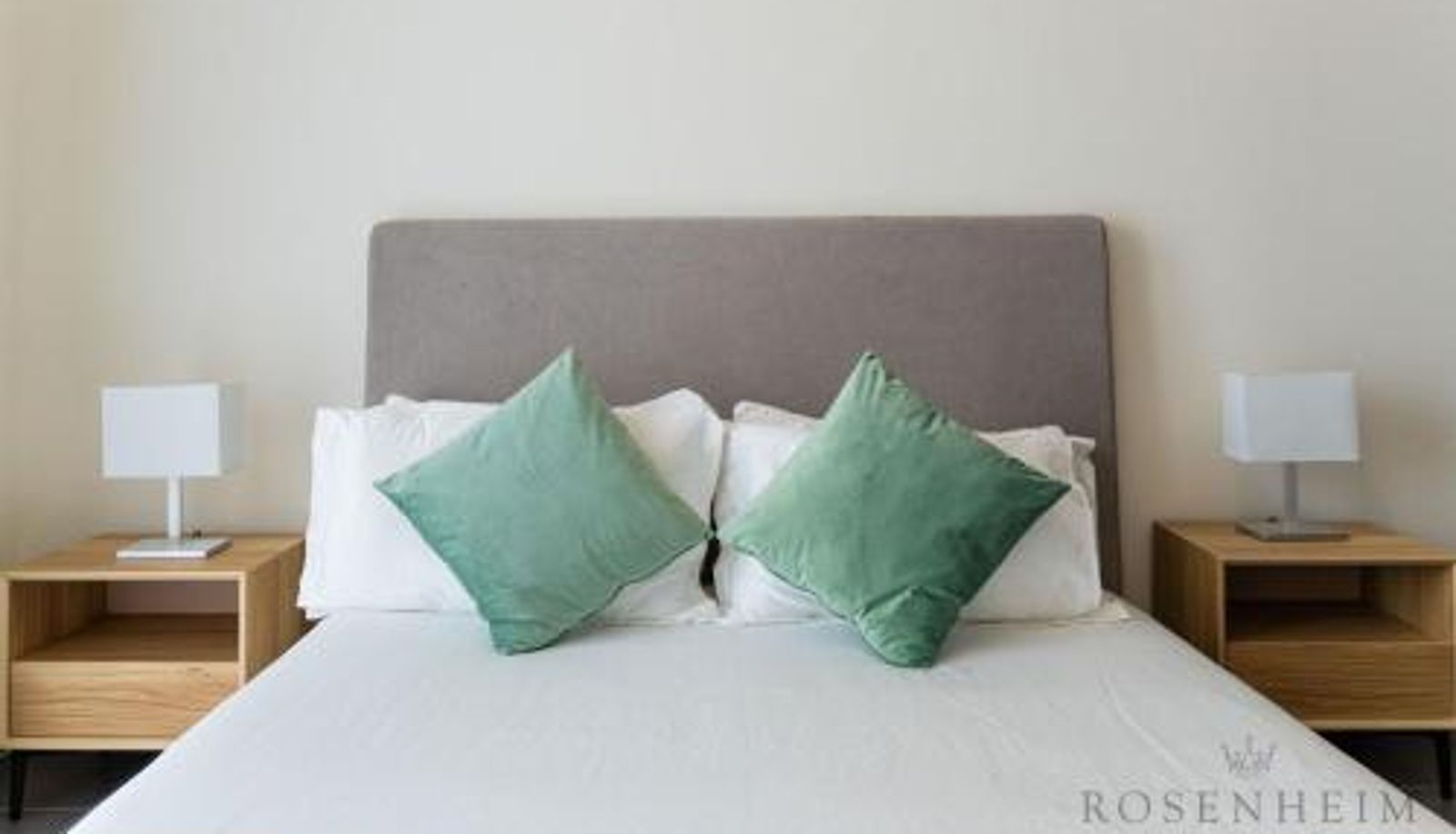 Standardzimmer - New Summer Special Applied High Floor Modern Creek View Escape