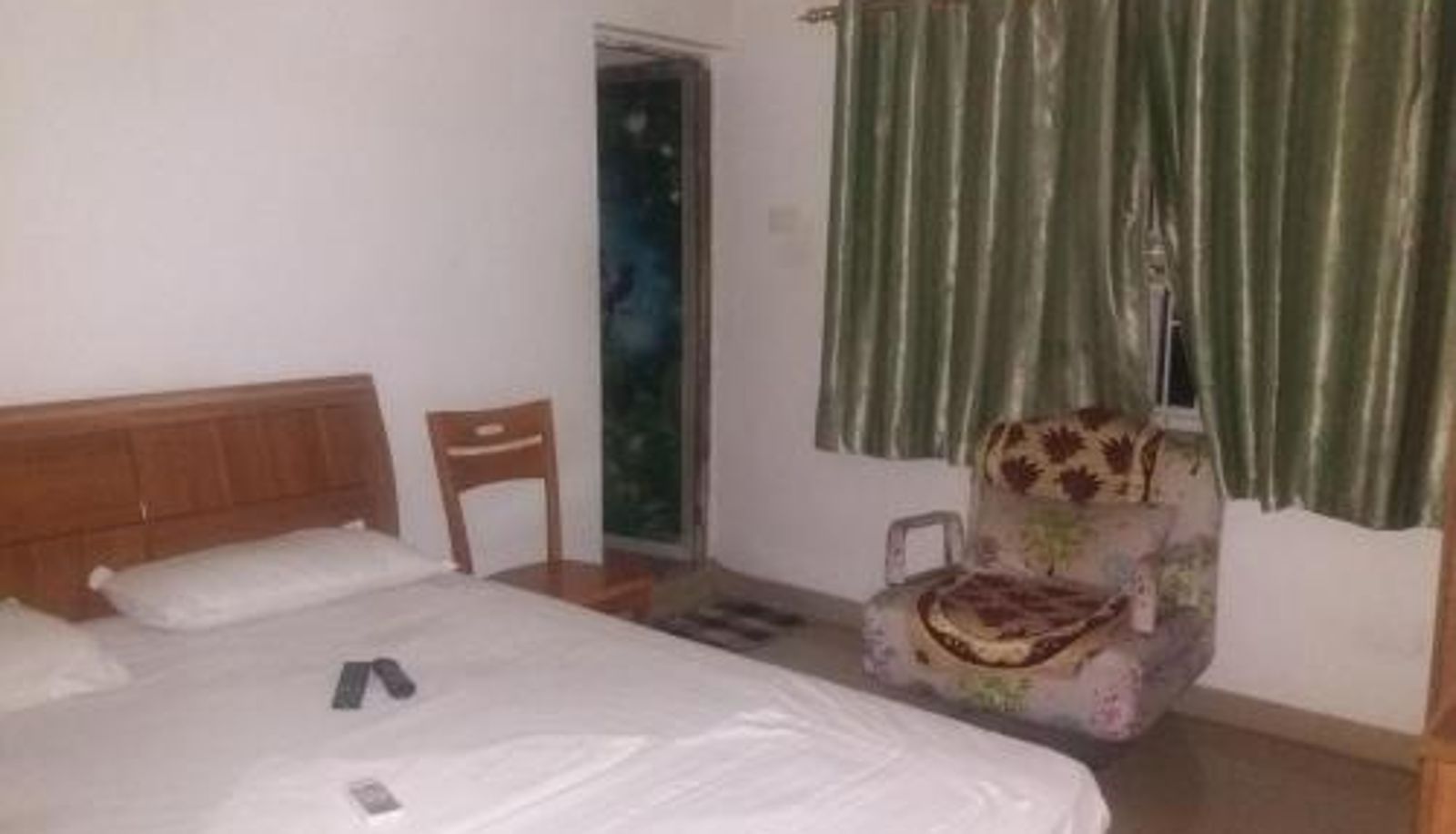 Zimmer - Blue Stones Service Apartment
