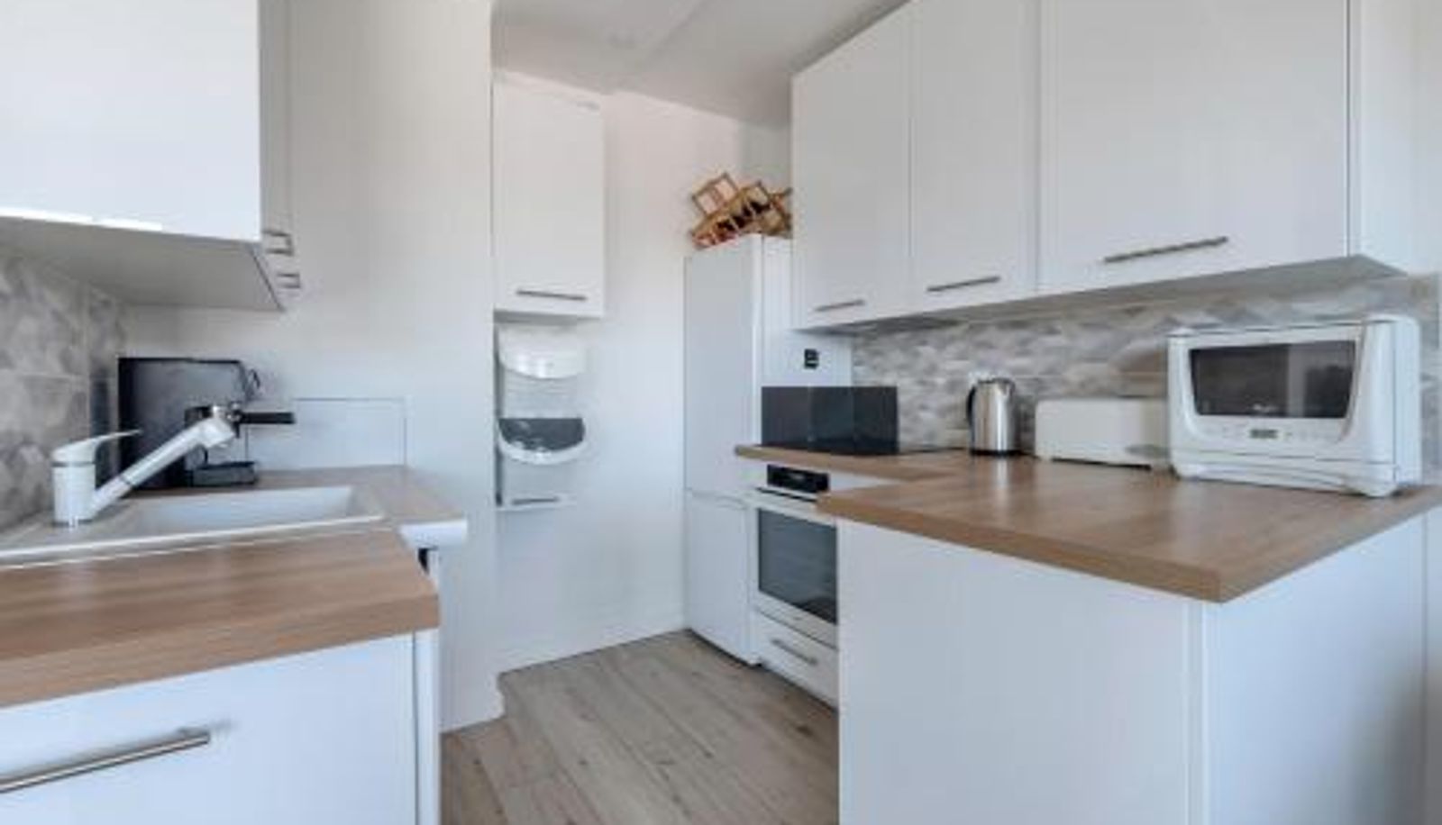 Apartment - A 30 mètres de la plage bel appartement pour 6