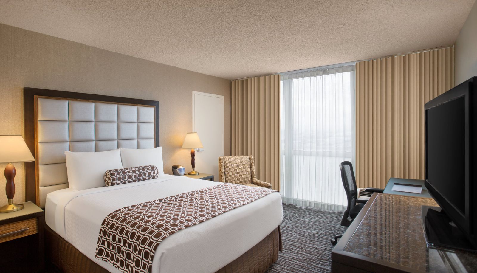 Room - Crowne Plaza SAN FRANCISCO AIRPORT by IHG