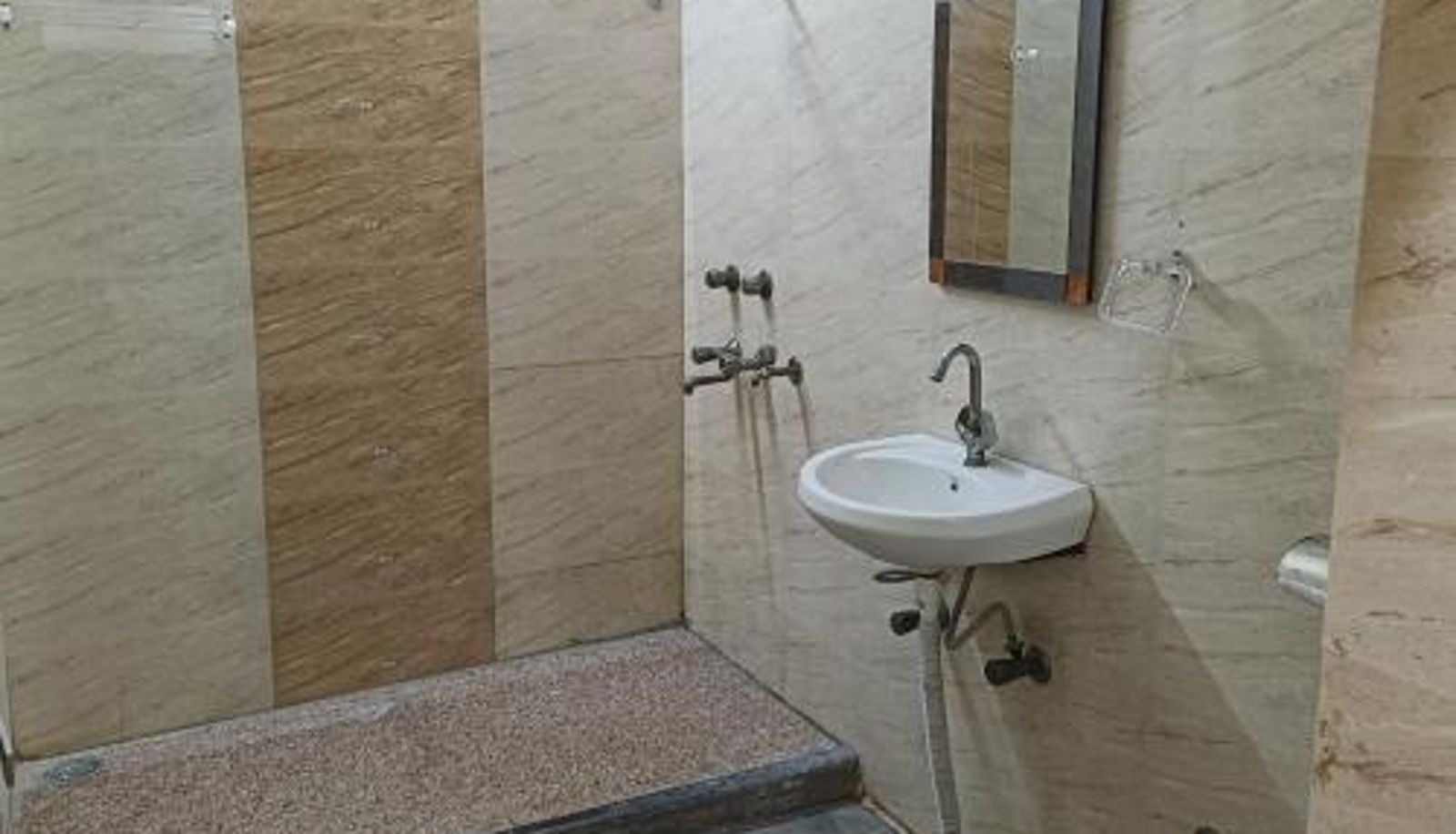 Dreibettzimmer - Paharganj Hotel Shree Sai Dham Near New Delhi Railway Station