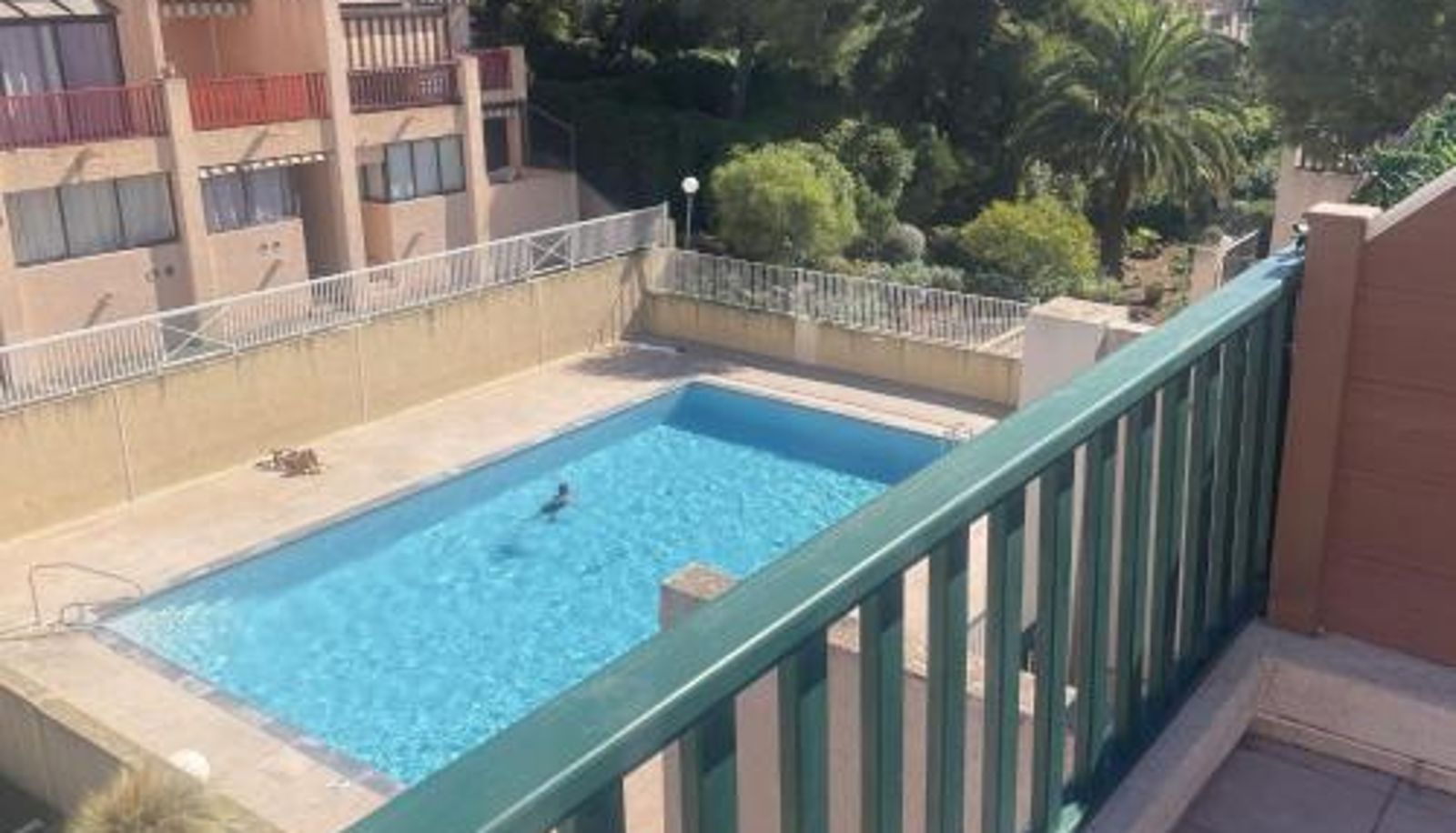 Info - Bright flat with large terrace