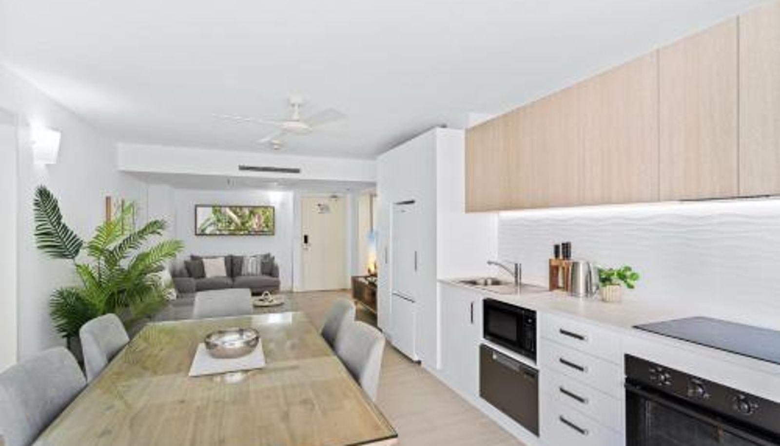 Apartment - Belle Escapes Drift Beachfront Resort Suite 1305