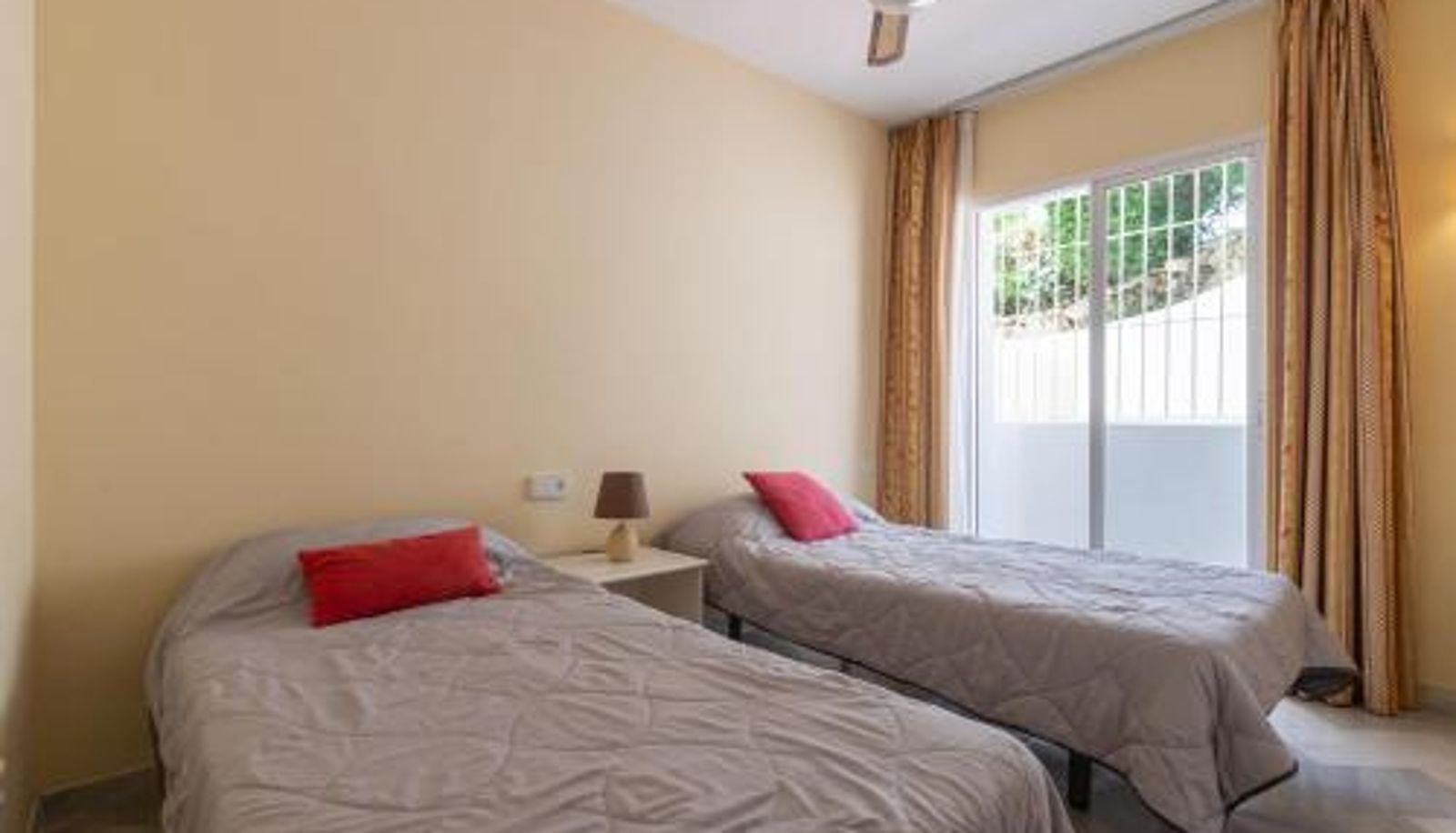 Apartment - Lovely 2 bed apt overlooking golf