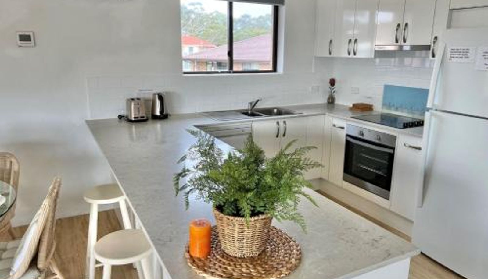 Standard room - 8 Intrepid Cl - fantastic waterfront unit with air con and Wifi Promenade 12
