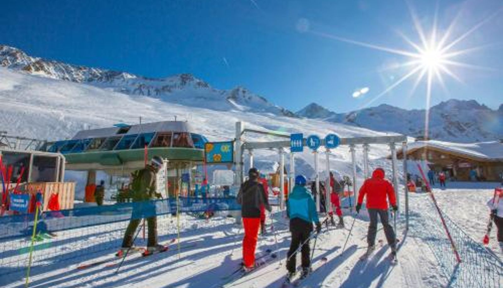 Apartment - Studio de Balme w/Shared Pool & Near Slopes - Happy Rentals