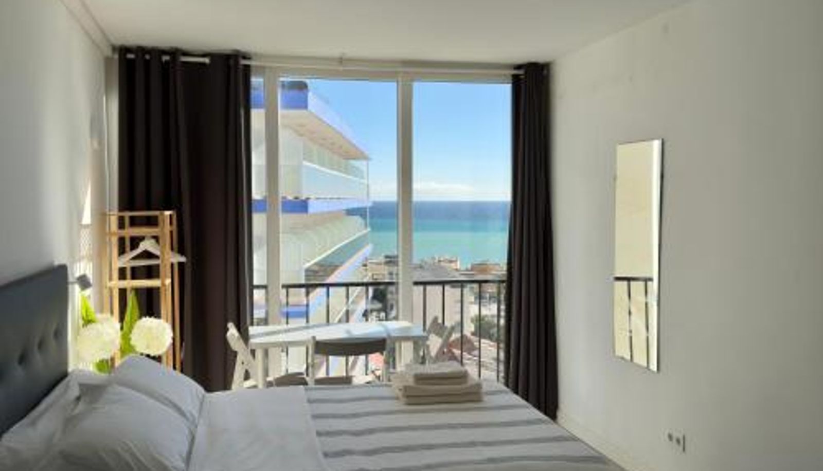 Appartement - Inviting Studio with Sea View