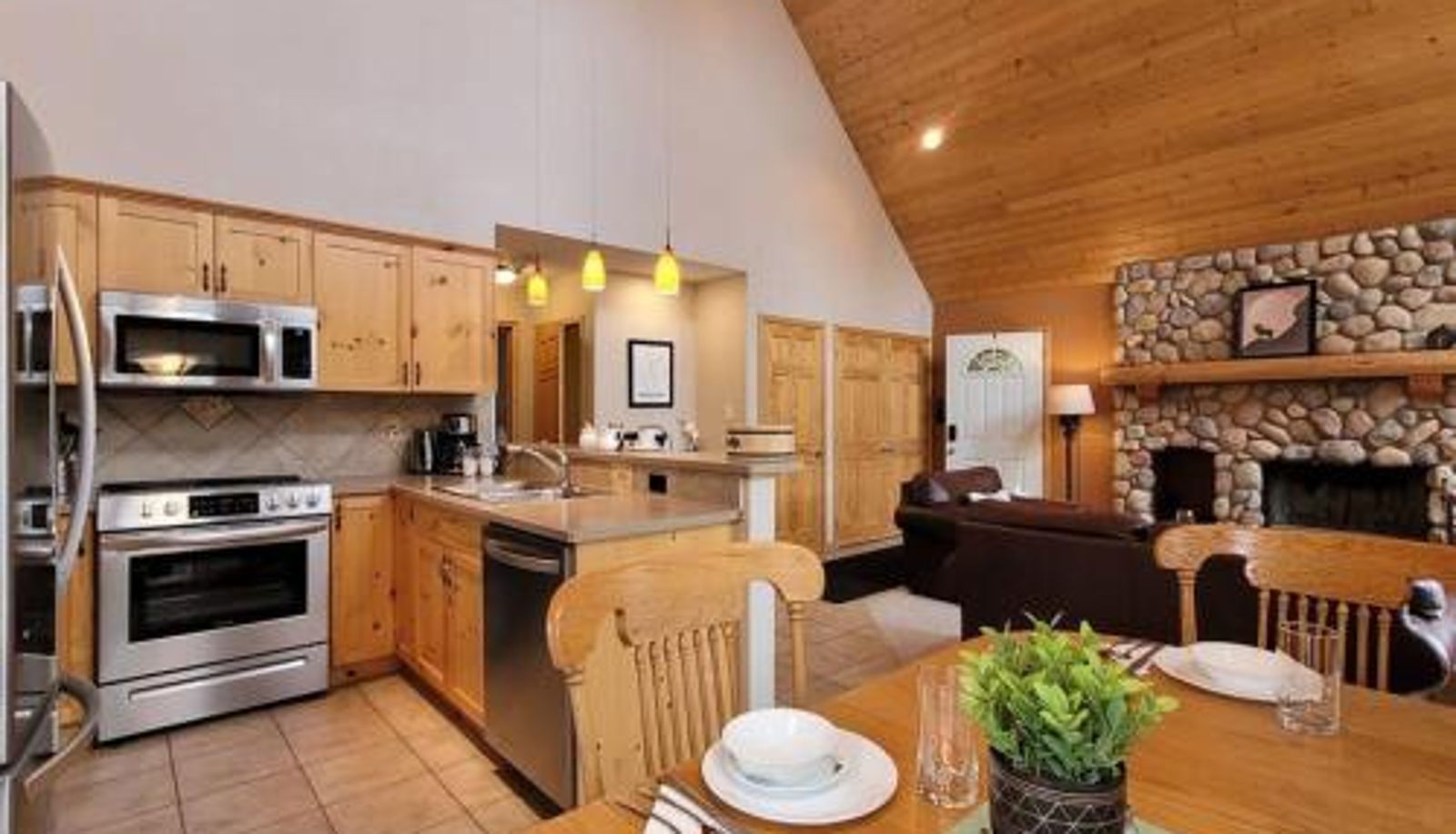 Apartment - Pine Cone Cabin by StayIn