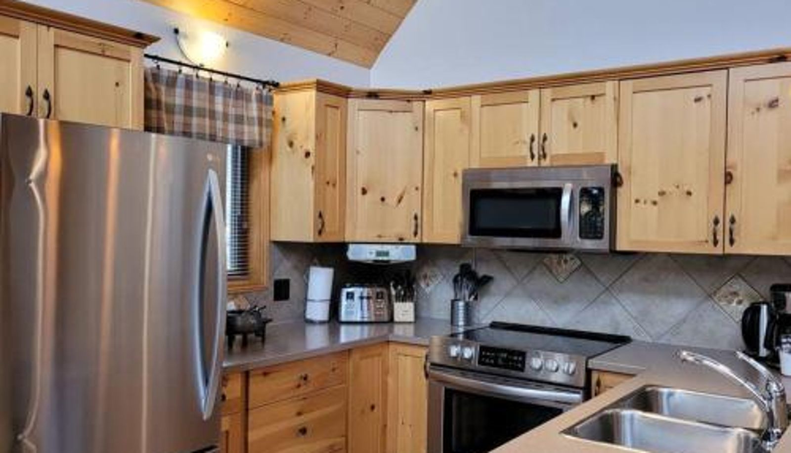 Apartment - Pine Cone Cabin by StayIn