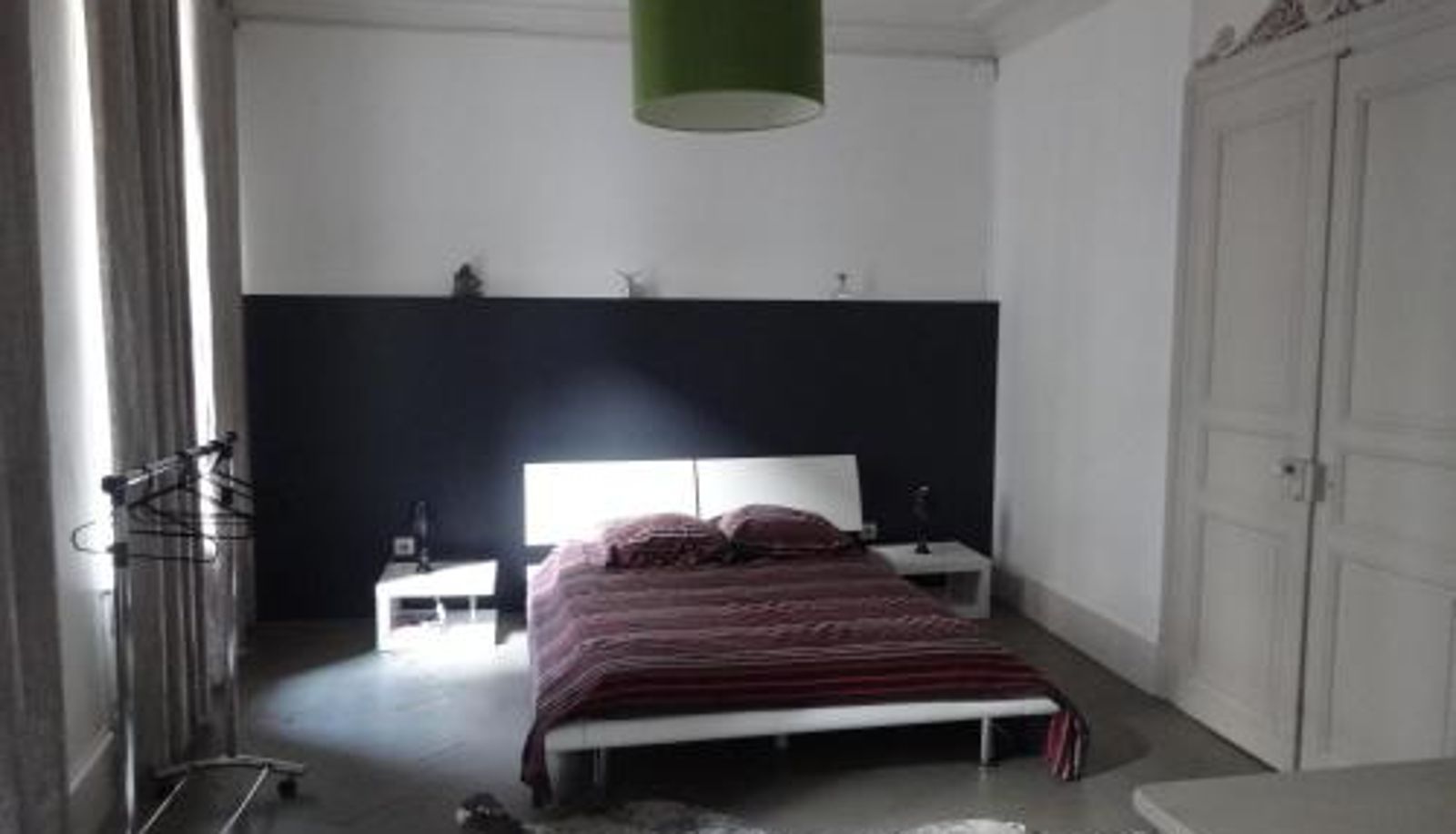 Appartement - Les Serruriers - Appartement Spacieux avec Terrasse & Parking